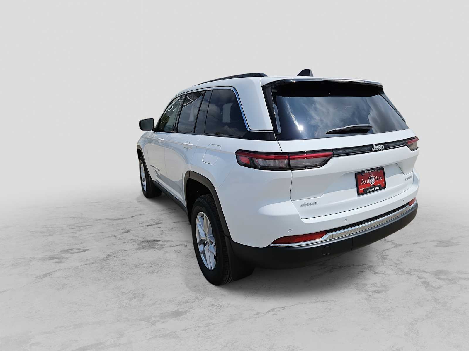 Thumbnail: 2026 Jeep Grand Cherokee - 6