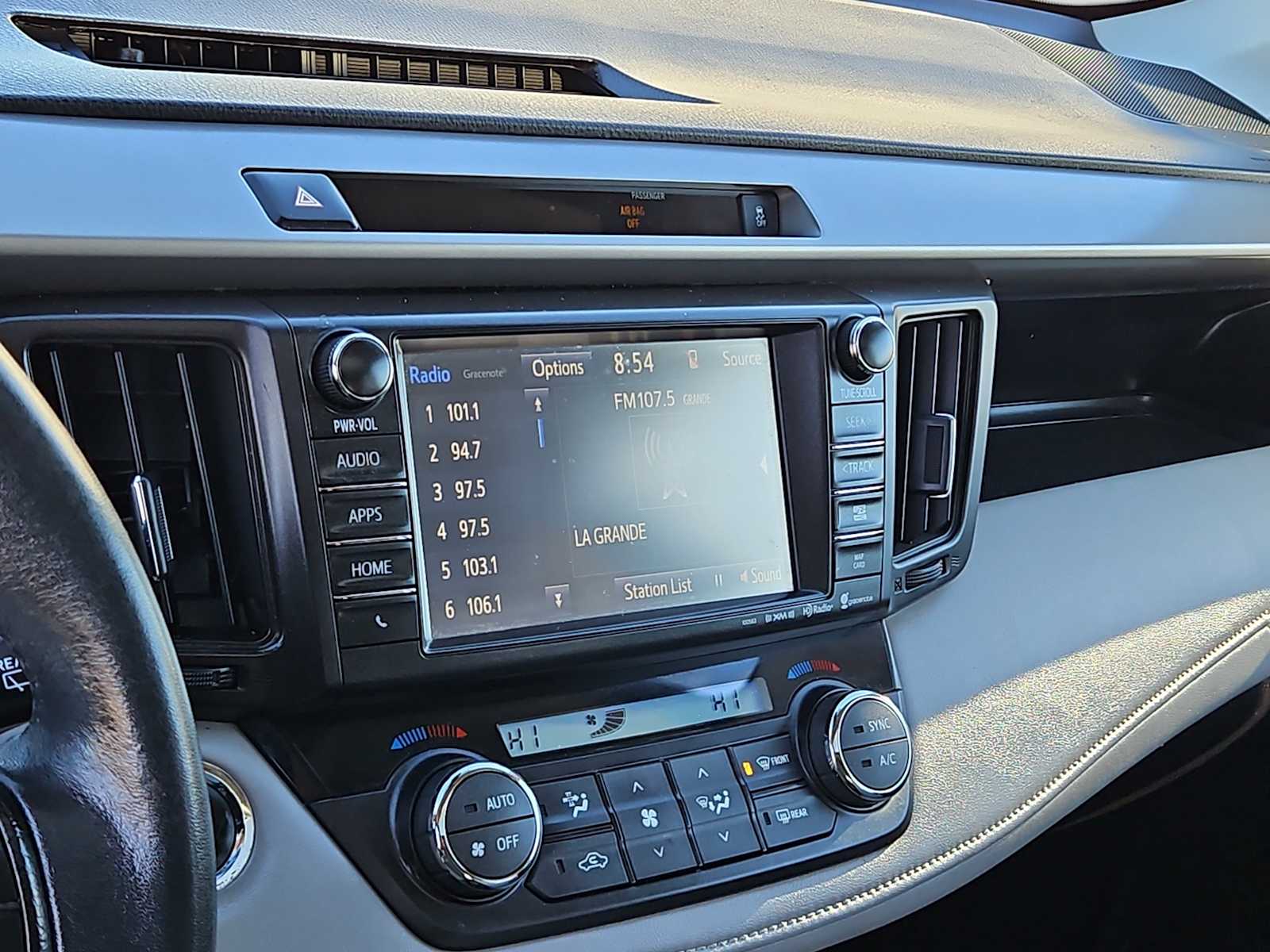 Thumbnail: 2016 Toyota RAV4 - 24