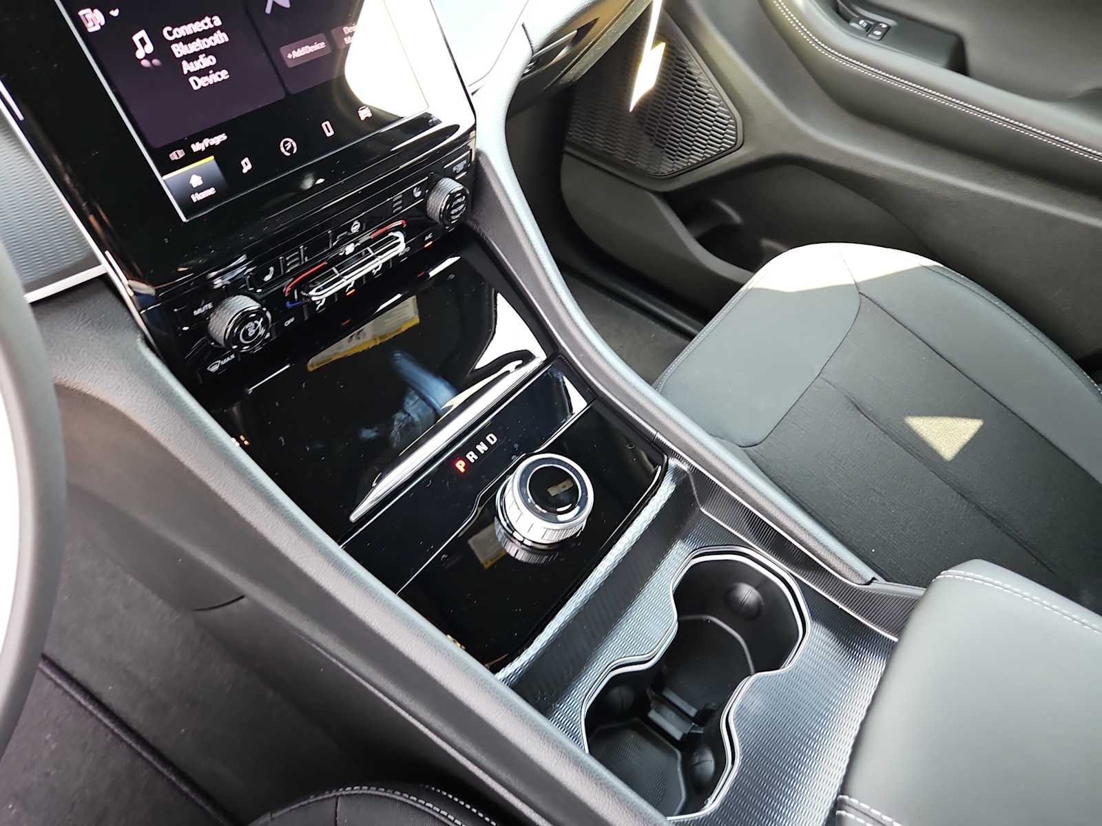 Thumbnail: 2026 Jeep Grand Cherokee - 20