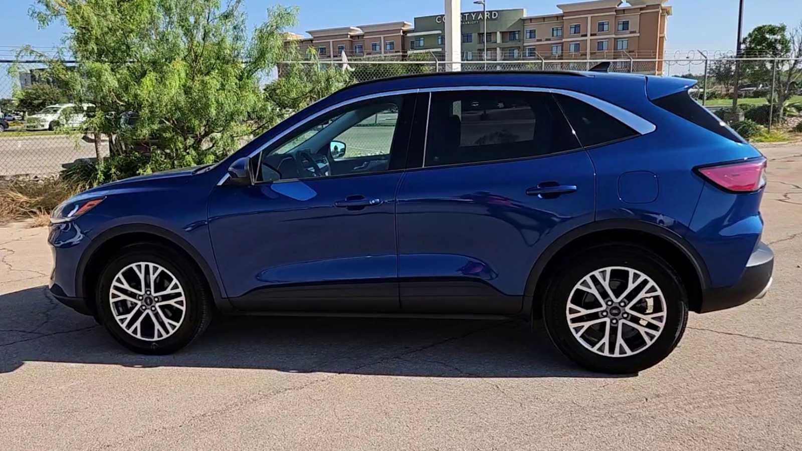 Thumbnail: 2022 Ford Escape - 5