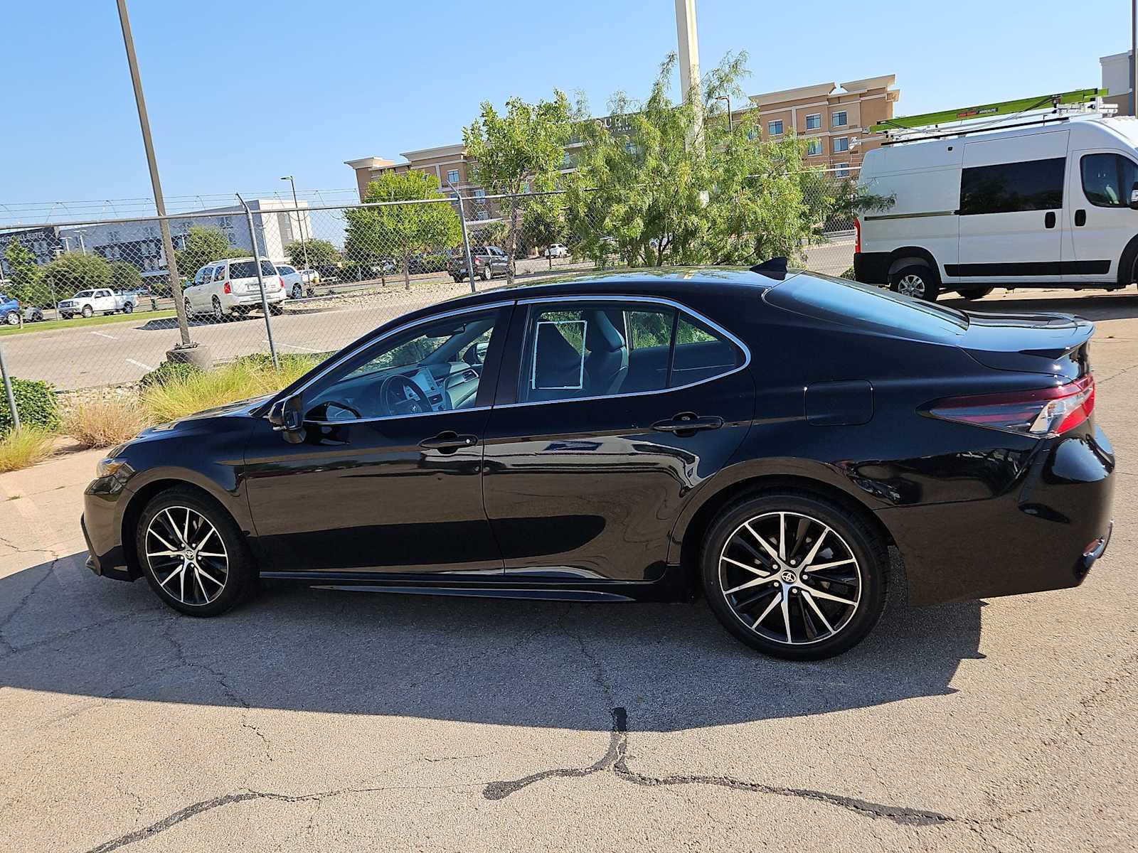 Thumbnail: 2023 Toyota Camry - 11