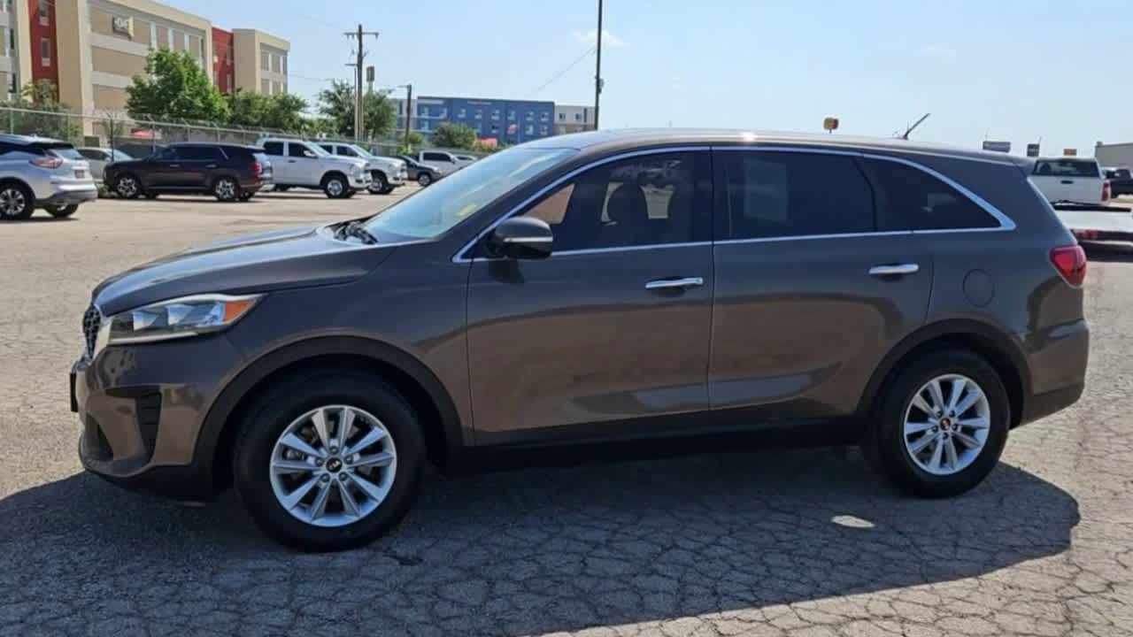 Thumbnail: 2019 Kia Sorento - 4