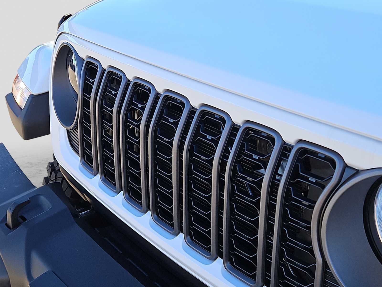 Thumbnail: 2026 Jeep Gladiator - 13