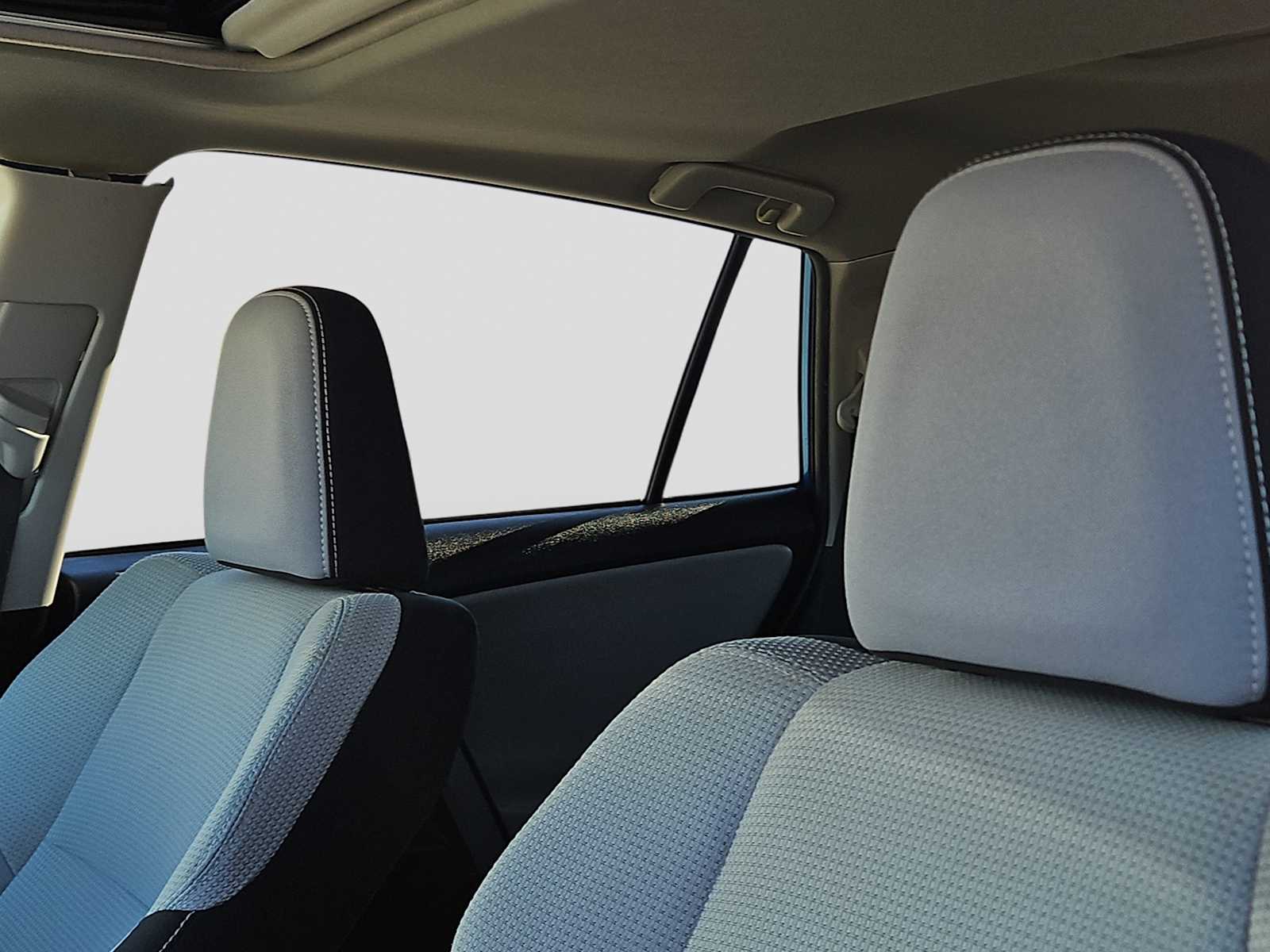 Thumbnail: 2016 Toyota RAV4 - 15