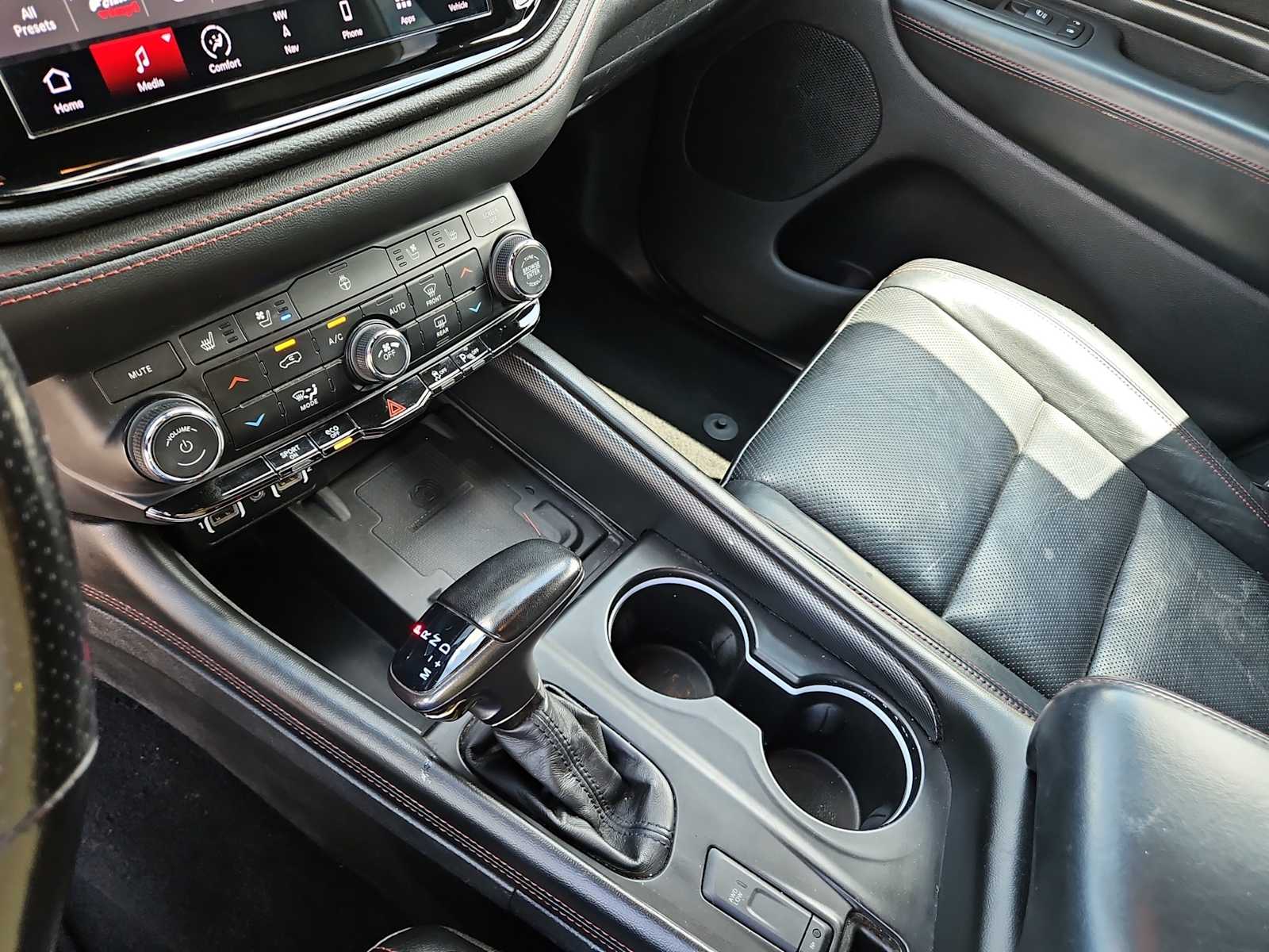 Thumbnail: 2023 Dodge Durango - 20