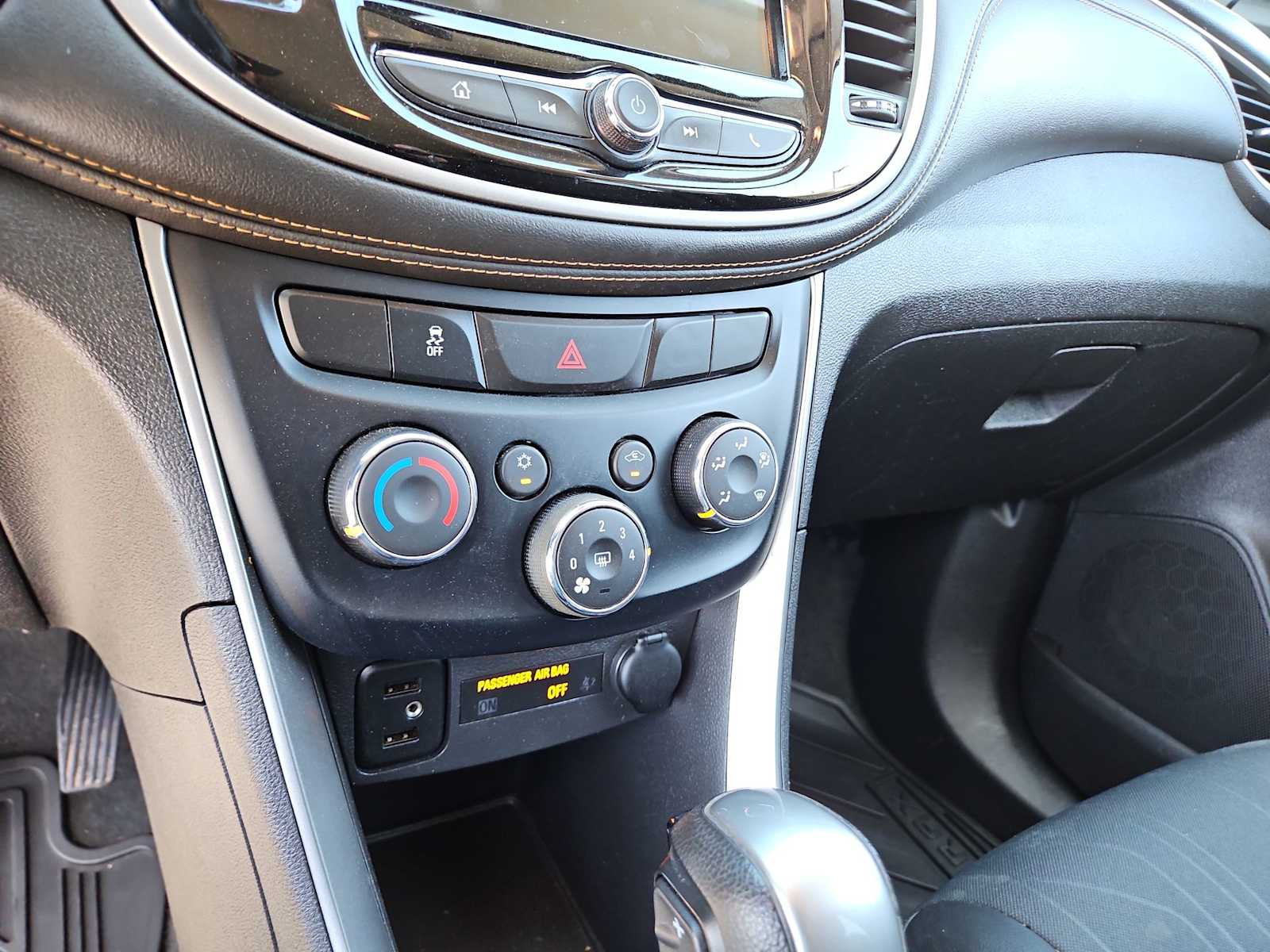 Thumbnail: 2019 Chevrolet Trax - 28