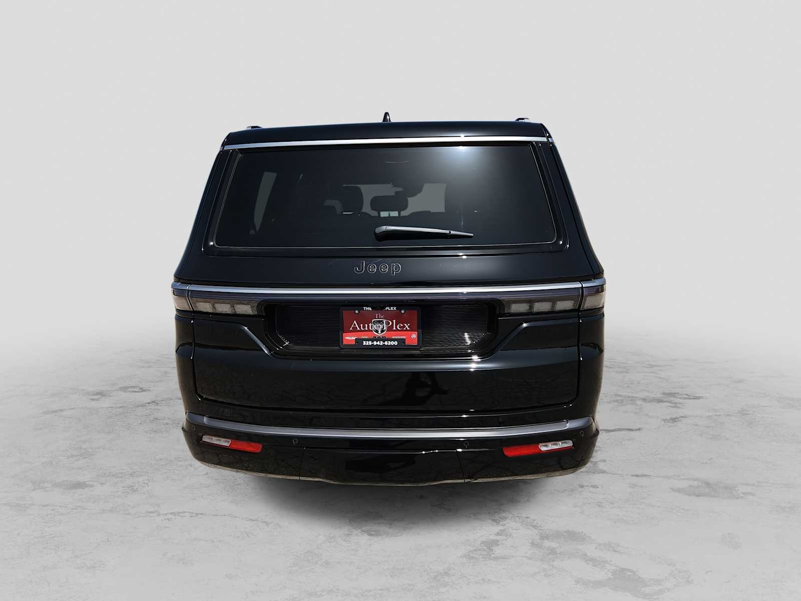 Thumbnail: 2026 Jeep Grand Wagoneer - 7