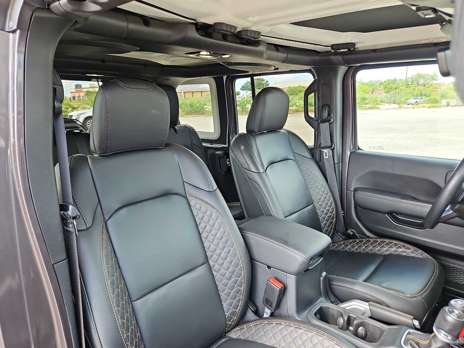 Thumbnail: 2021 Jeep Wrangler - 22