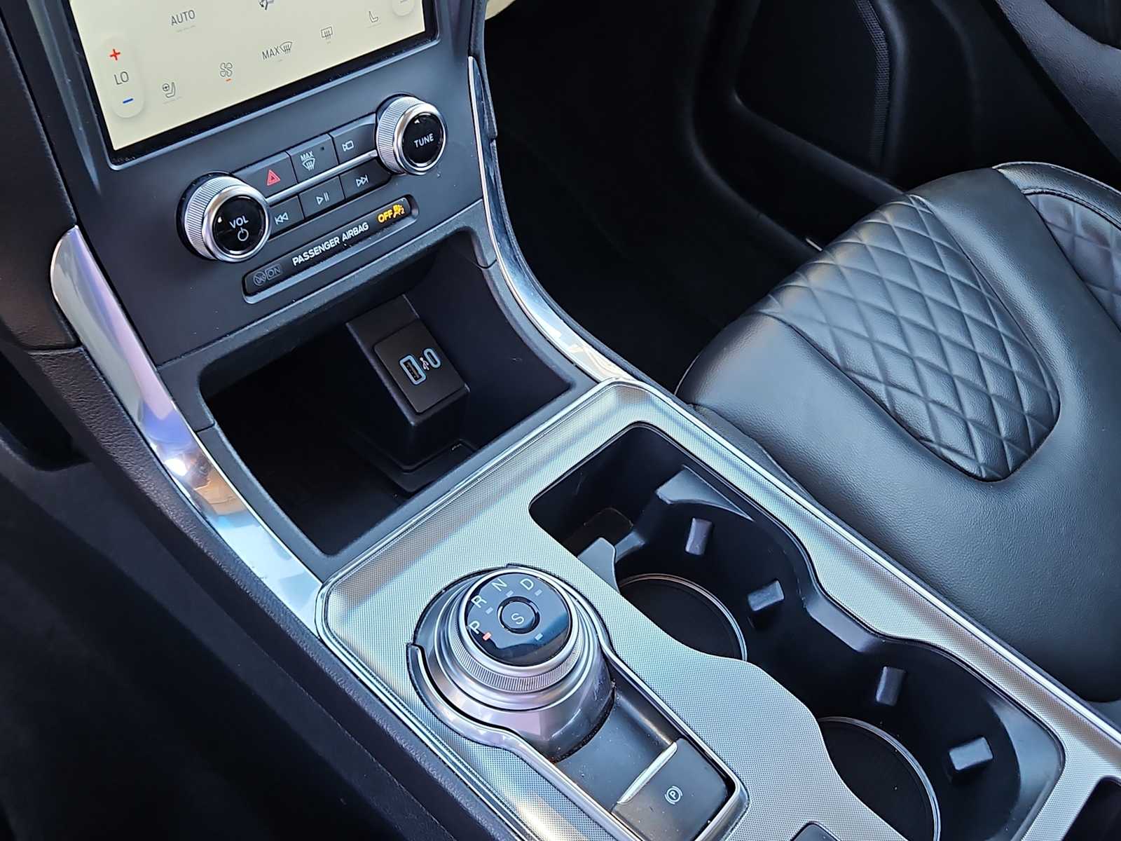 Thumbnail: 2024 Ford Edge - 20