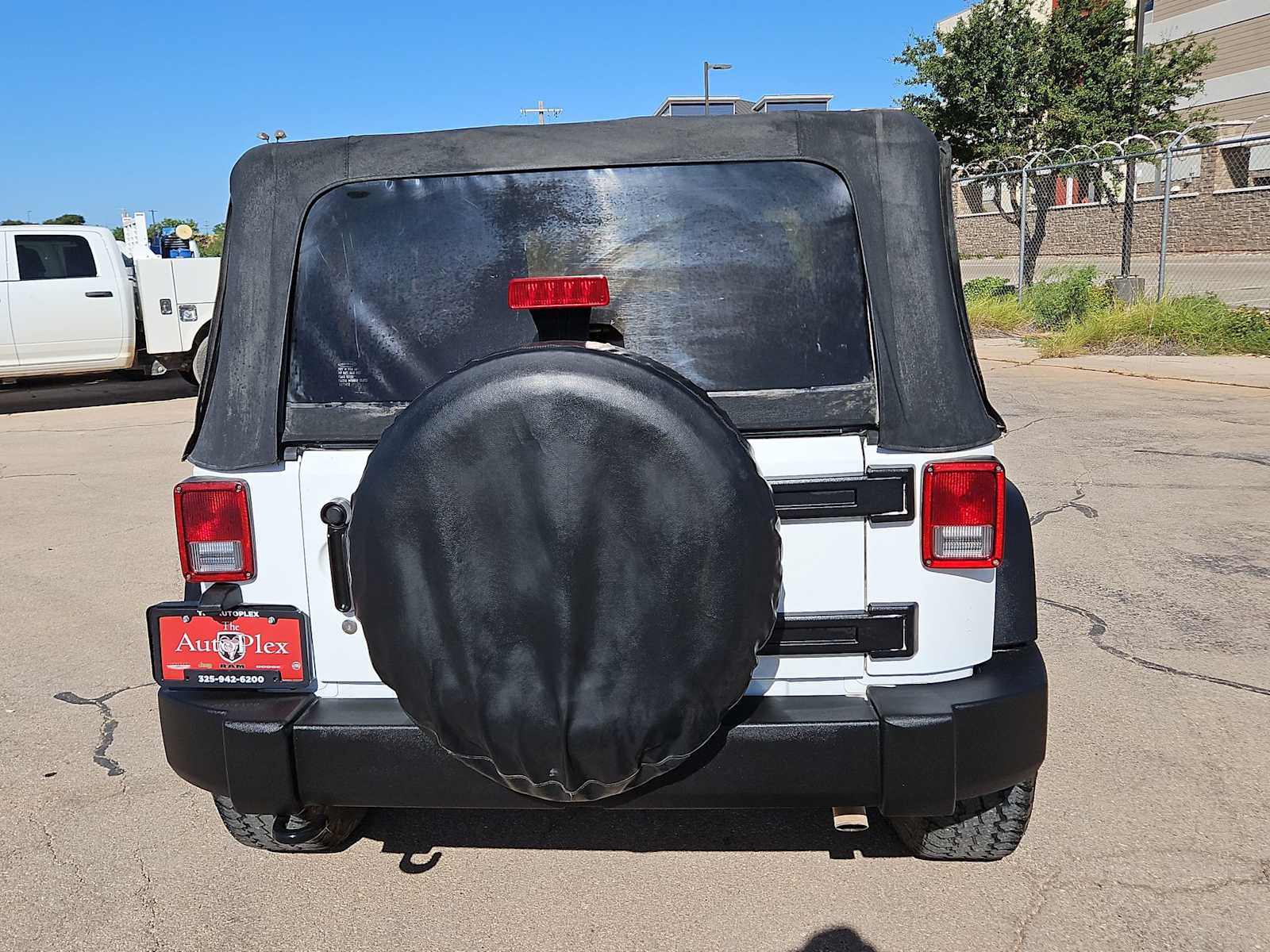 Thumbnail: 2011 Jeep Wrangler - 13