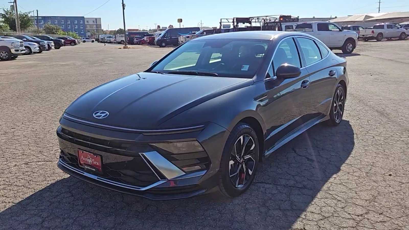 2025 Hyundai Sonata SEL photo 3