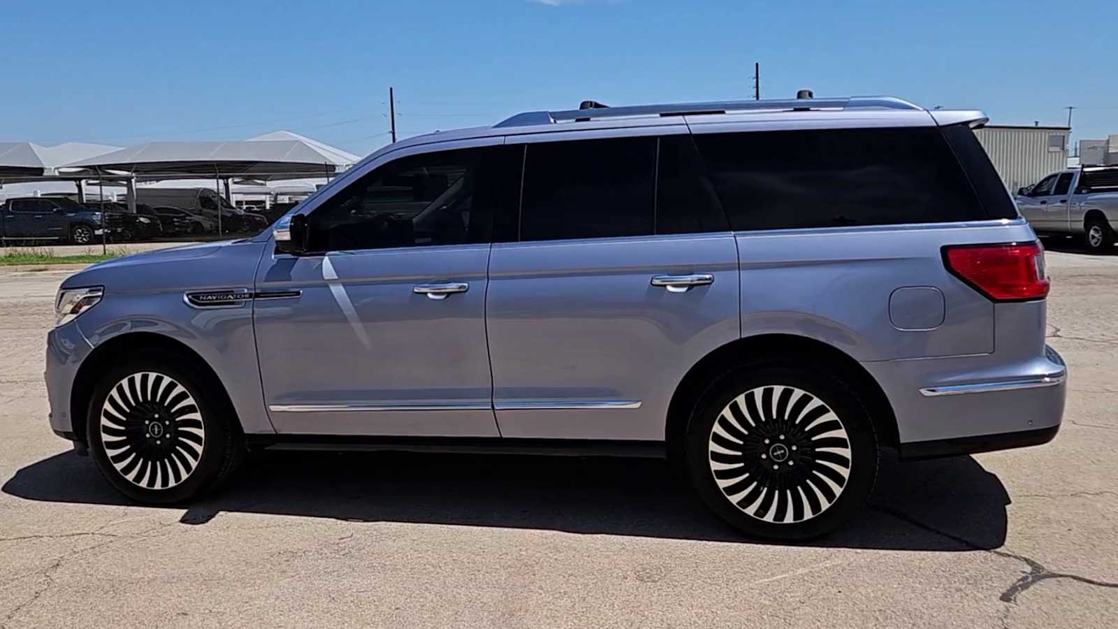 Thumbnail: 2019 Lincoln Navigator L - 6