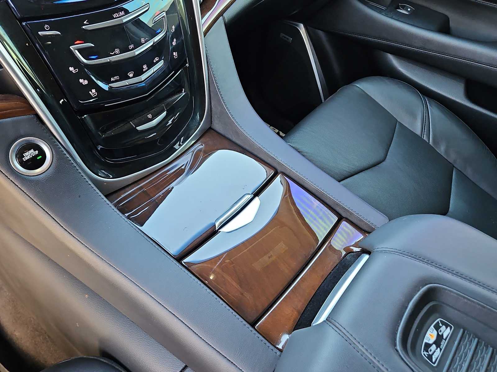 Thumbnail: 2020 Cadillac Escalade - 20