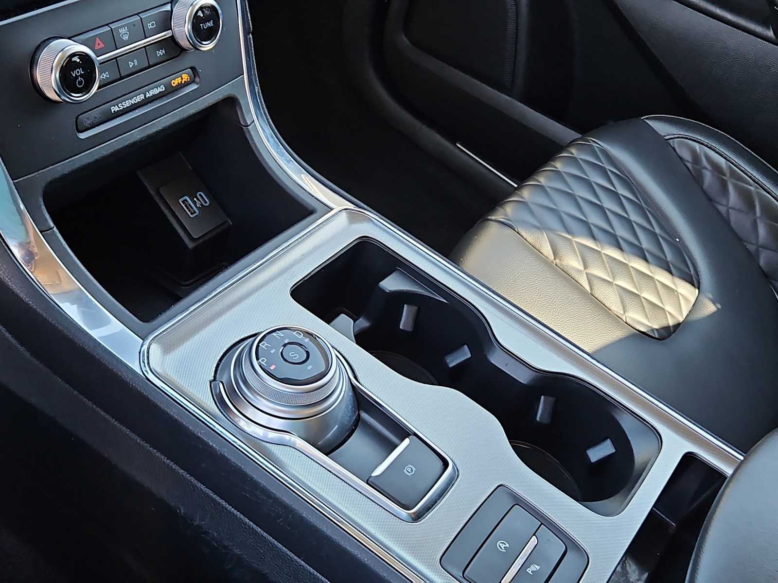 Thumbnail: 2024 Ford Edge - 20