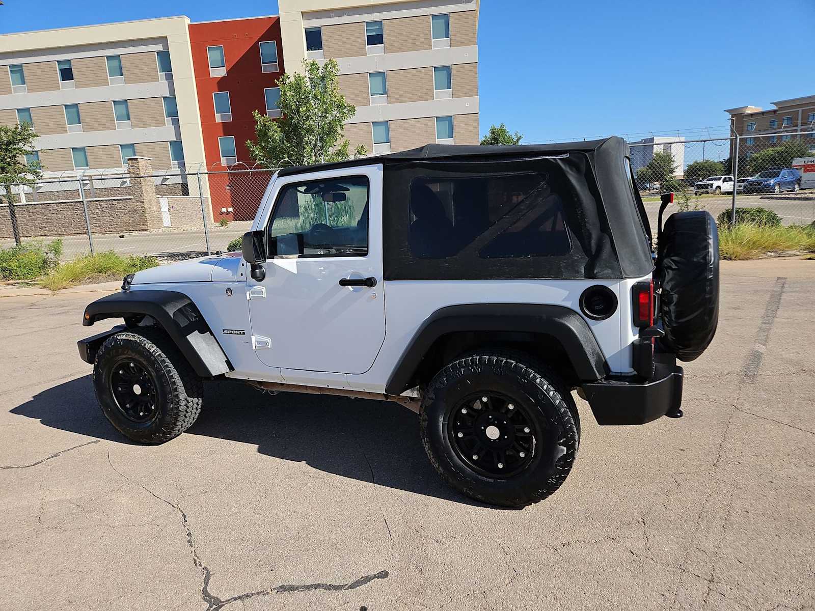 Thumbnail: 2011 Jeep Wrangler - 11