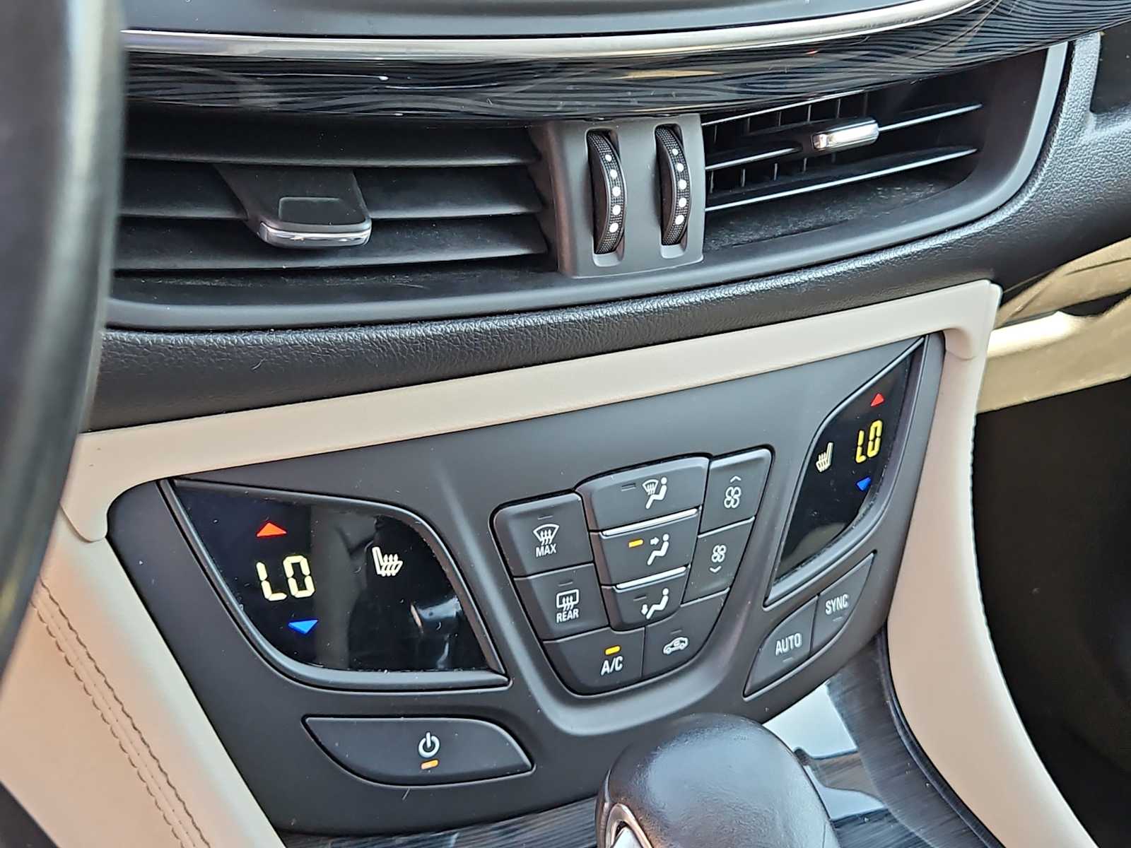 Thumbnail: 2018 Buick Envision - 24