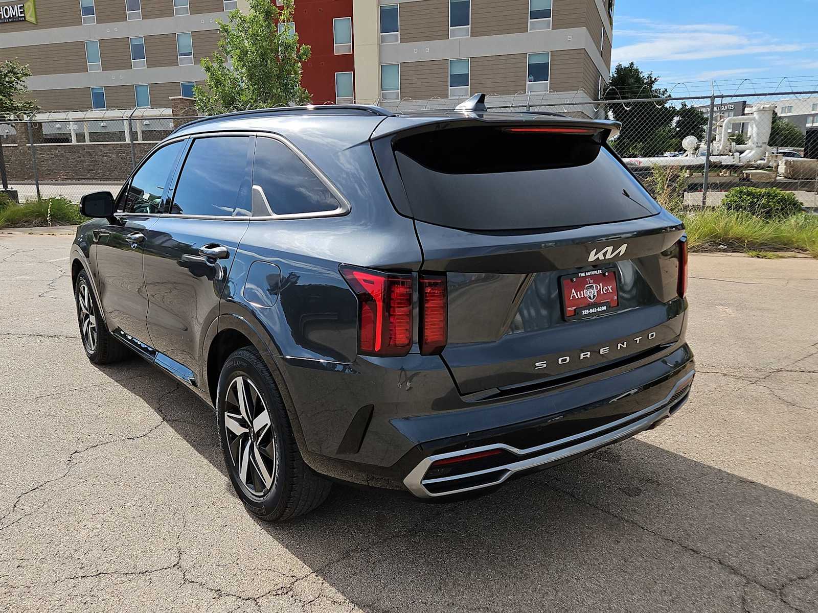 Thumbnail: 2022 Kia Sorento - 12