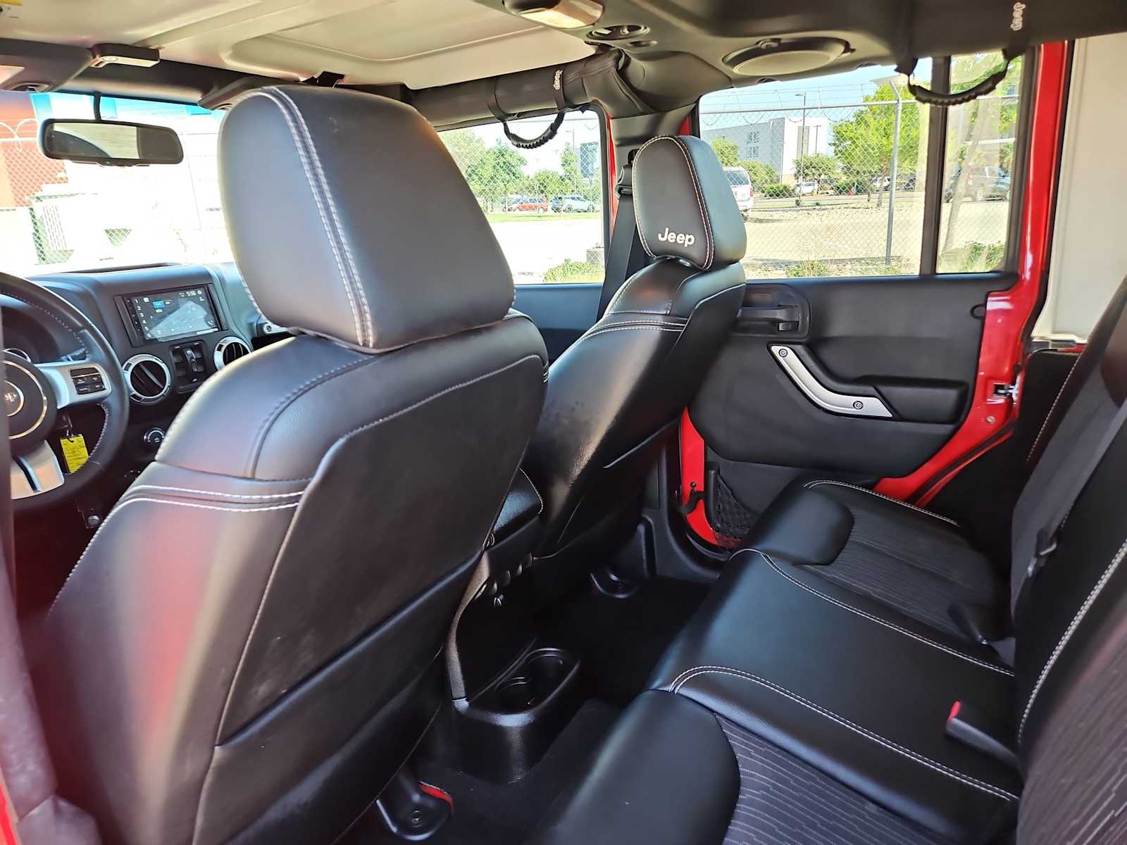 Thumbnail: 2014 Jeep Wrangler - 18