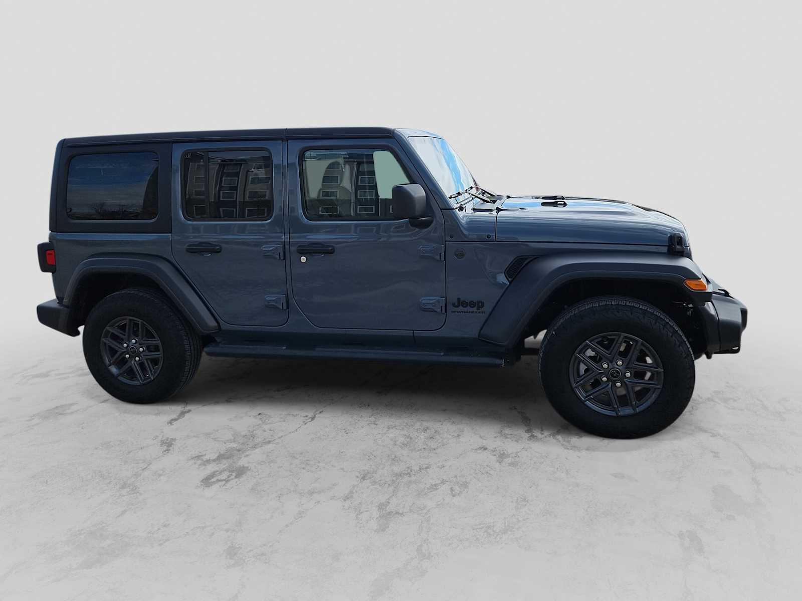 Thumbnail: 2024 Jeep Wrangler - 9