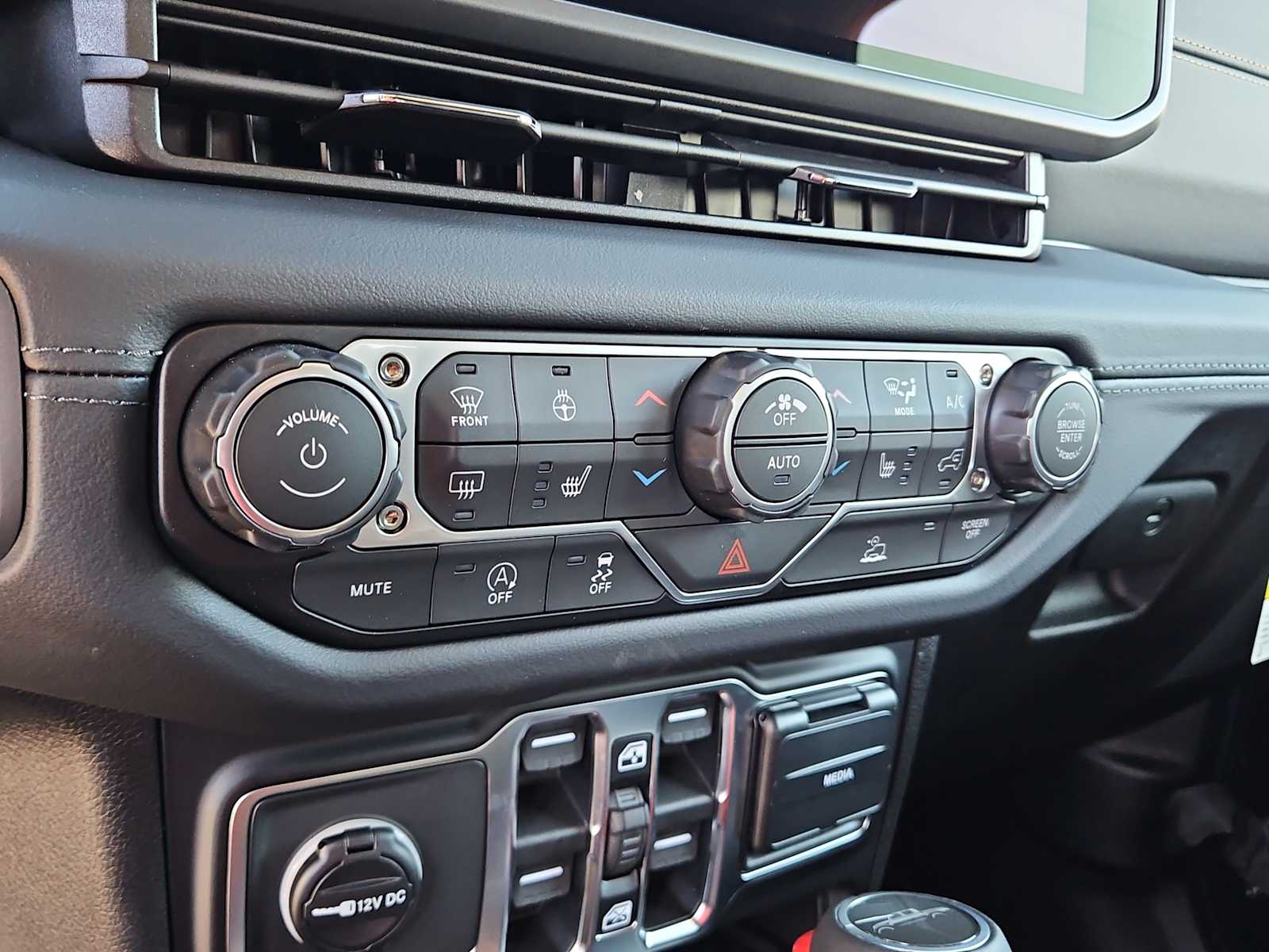 Thumbnail: 2026 Jeep Gladiator - 24