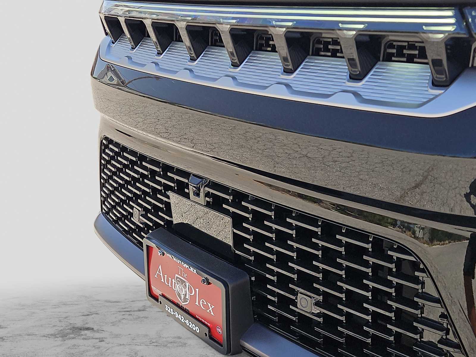 Thumbnail: 2026 Jeep Grand Wagoneer - 13