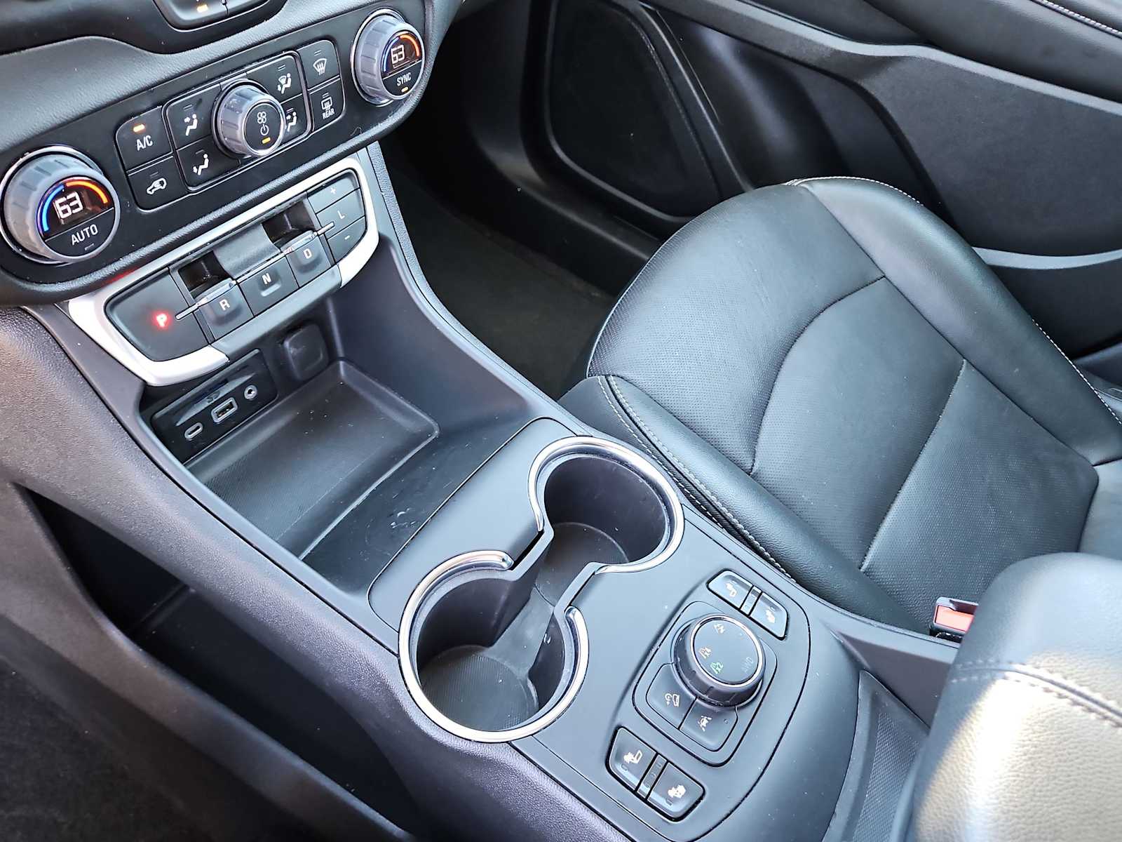 Thumbnail: 2024 GMC Terrain - 25