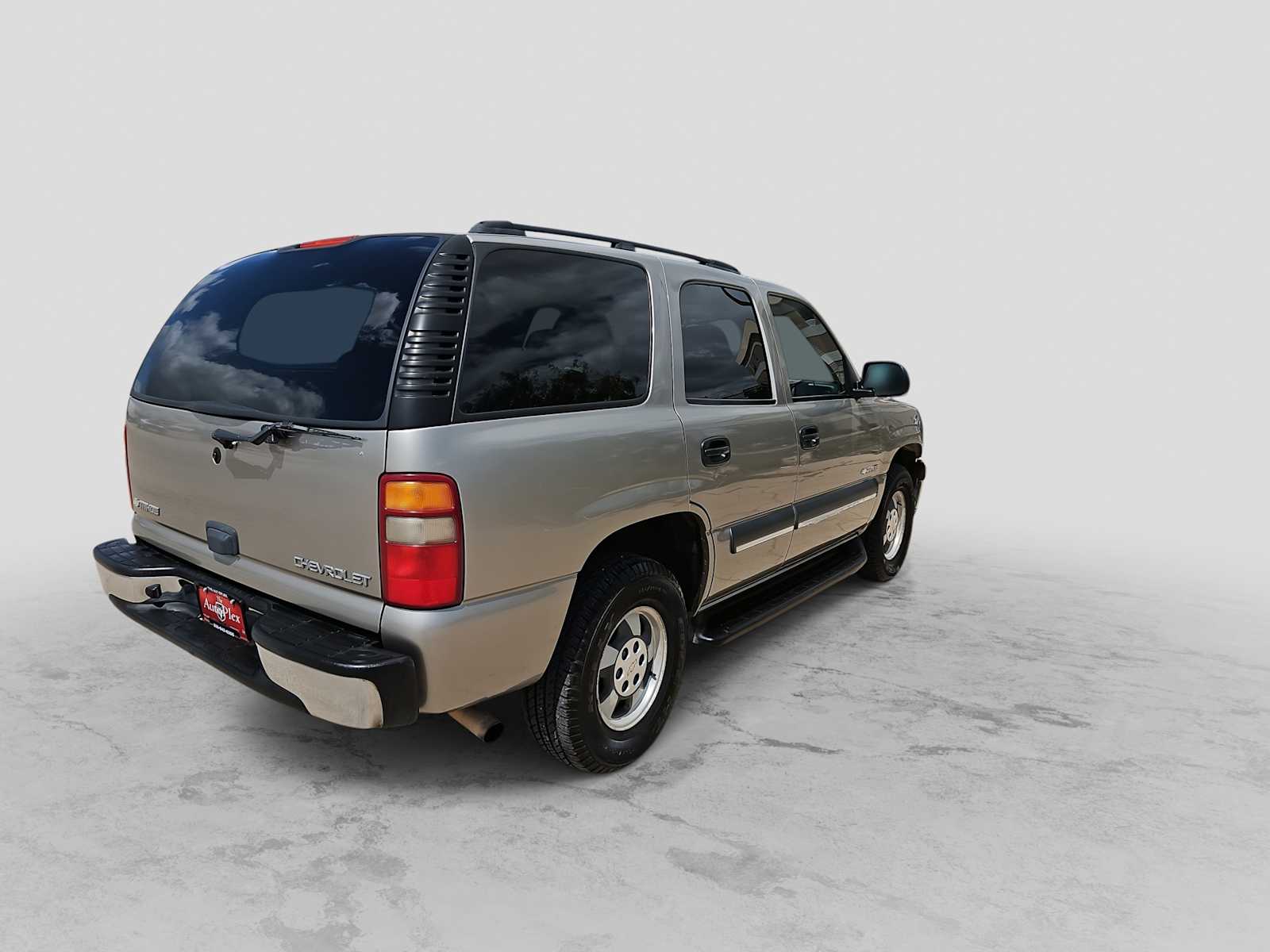 Thumbnail: 2003 Chevrolet Tahoe - 8