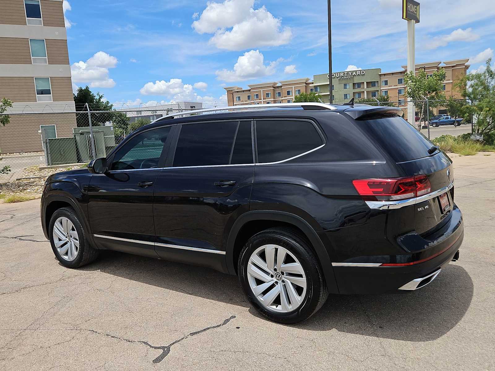Thumbnail: 2021 Volkswagen Atlas - 11