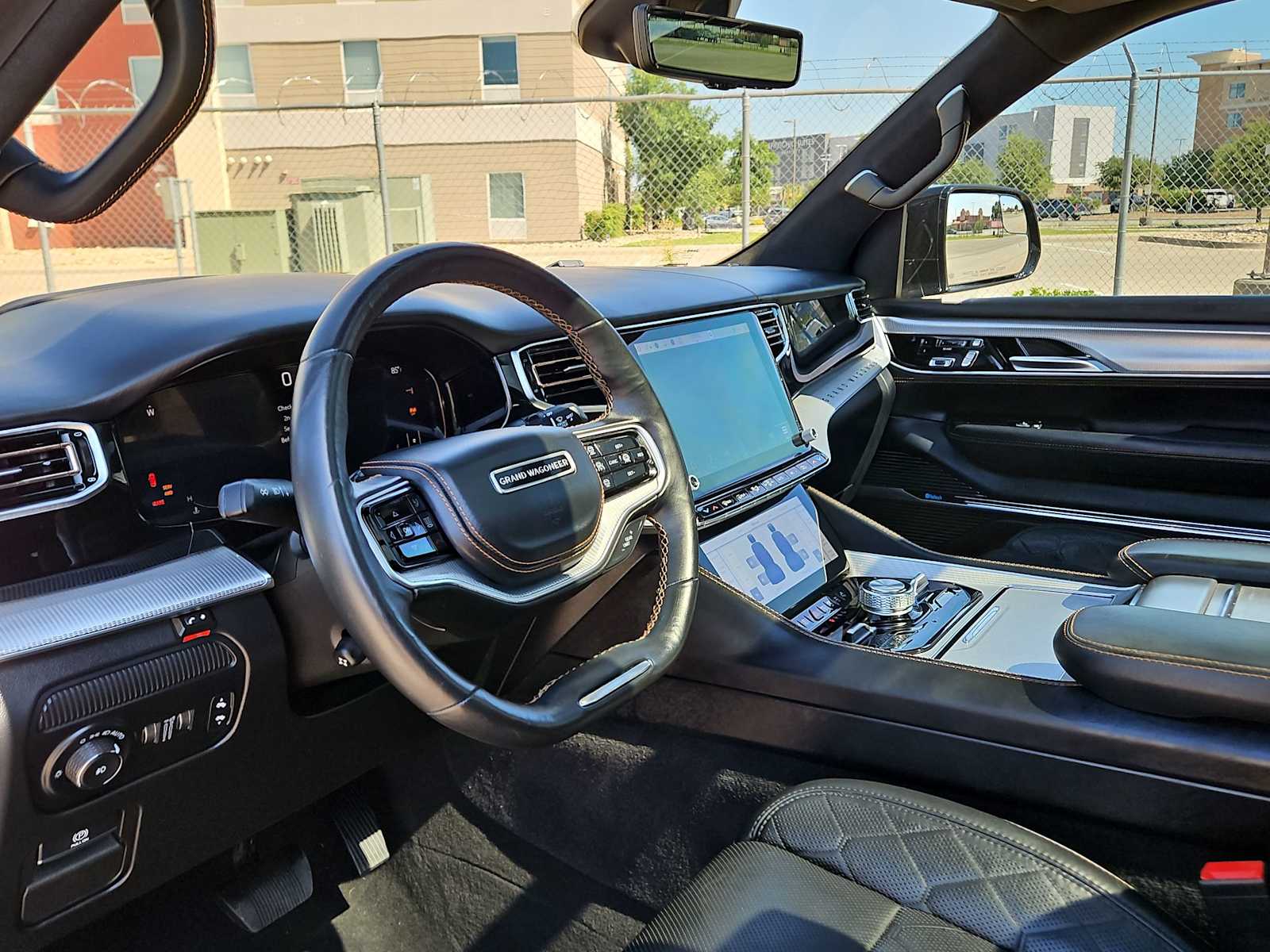 Thumbnail: 2022 Jeep Grand Wagoneer - 10