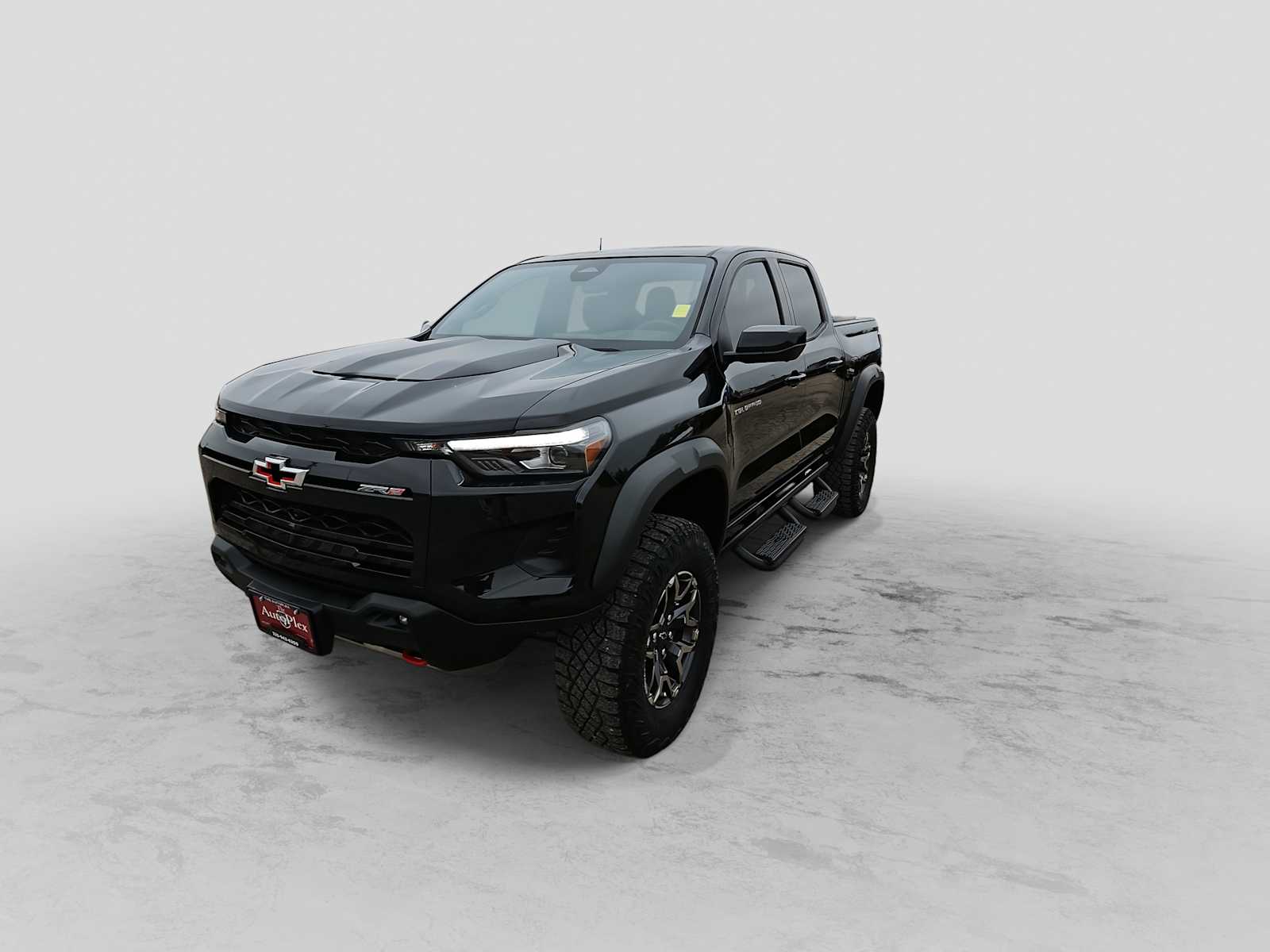 Thumbnail: 2024 Chevrolet Colorado - 4