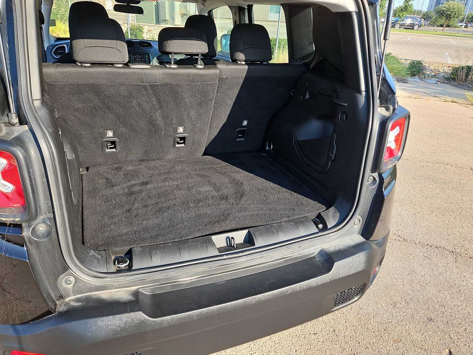 Thumbnail: 2020 Jeep Renegade - 27
