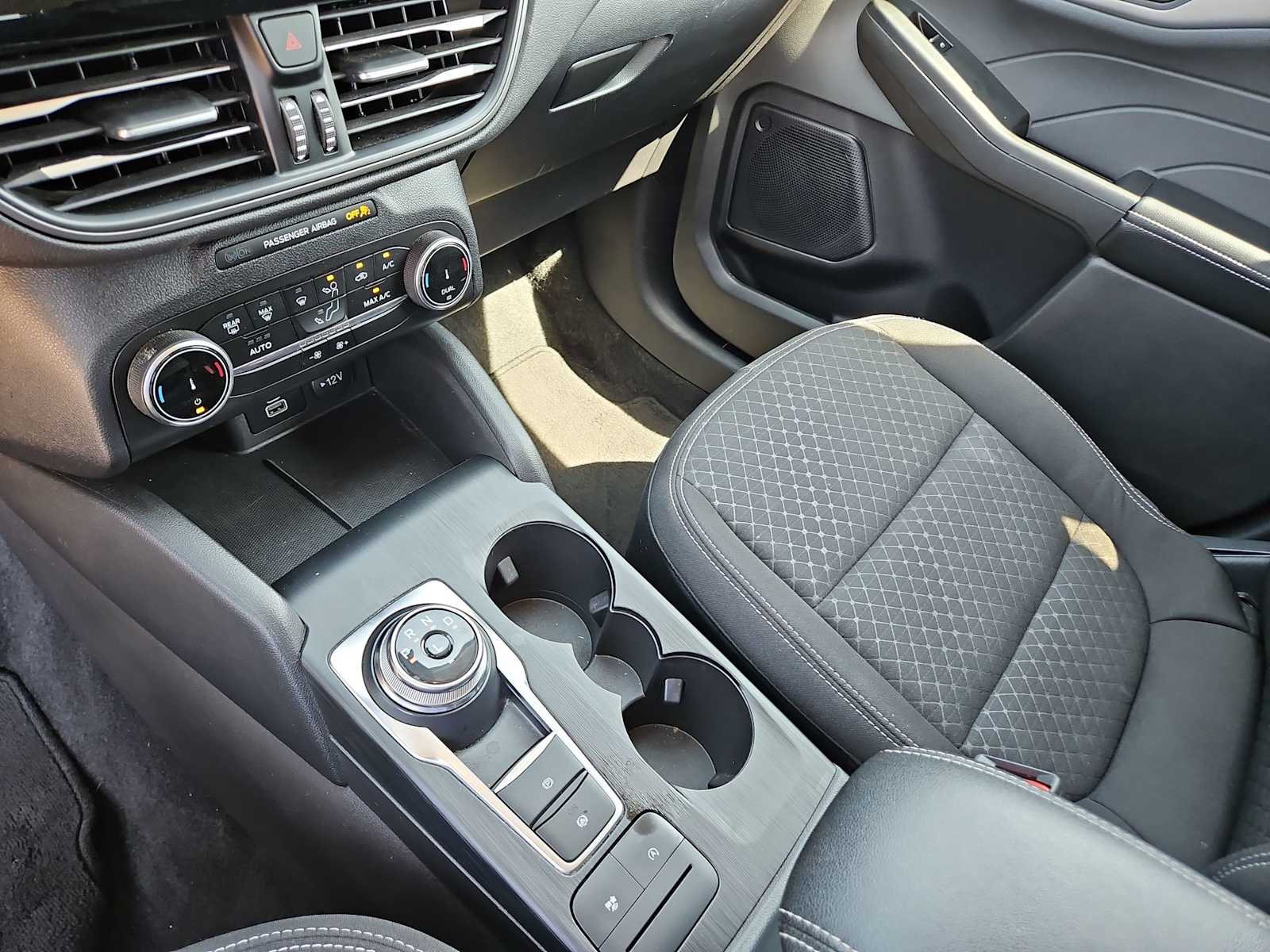 Thumbnail: 2024 Ford Escape - 24