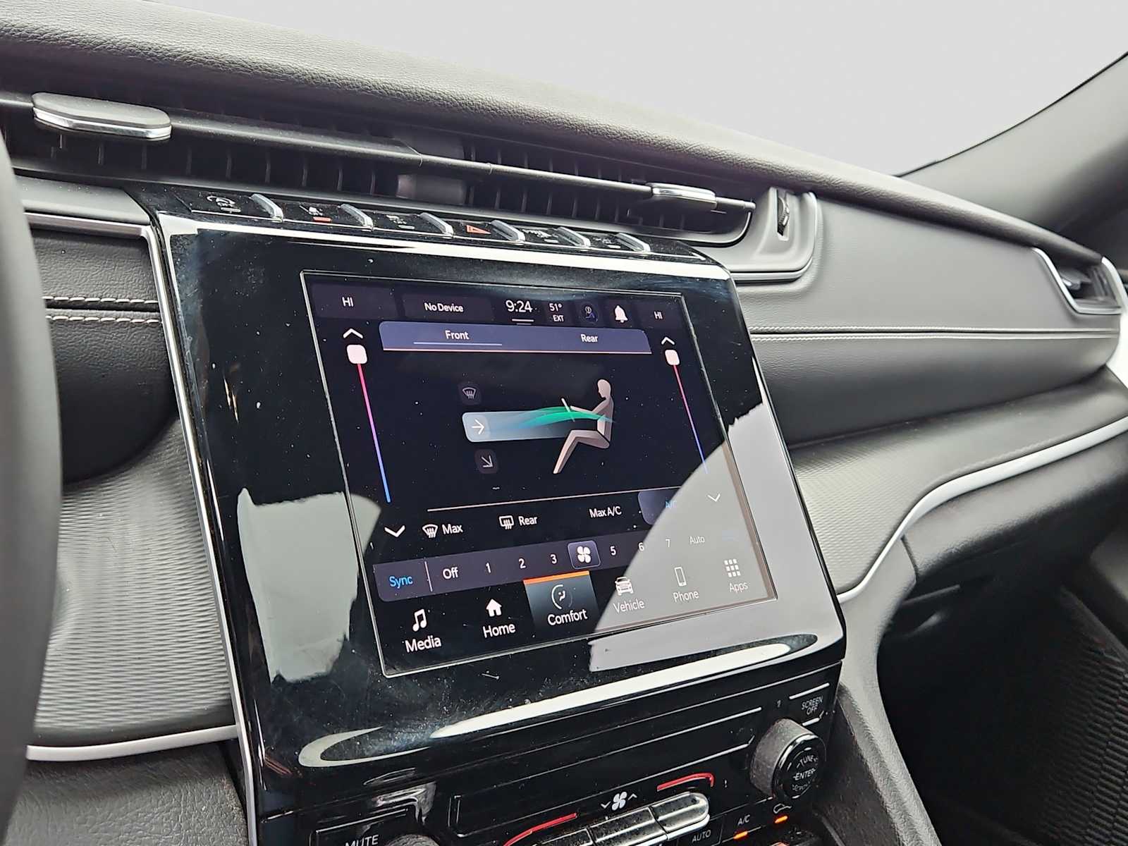 Thumbnail: 2024 Jeep Grand Cherokee L - 22