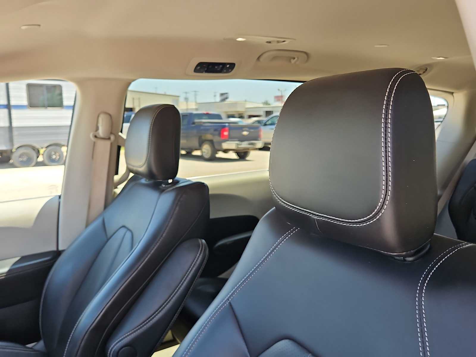 Thumbnail: 2023 Chrysler Pacifica - 22