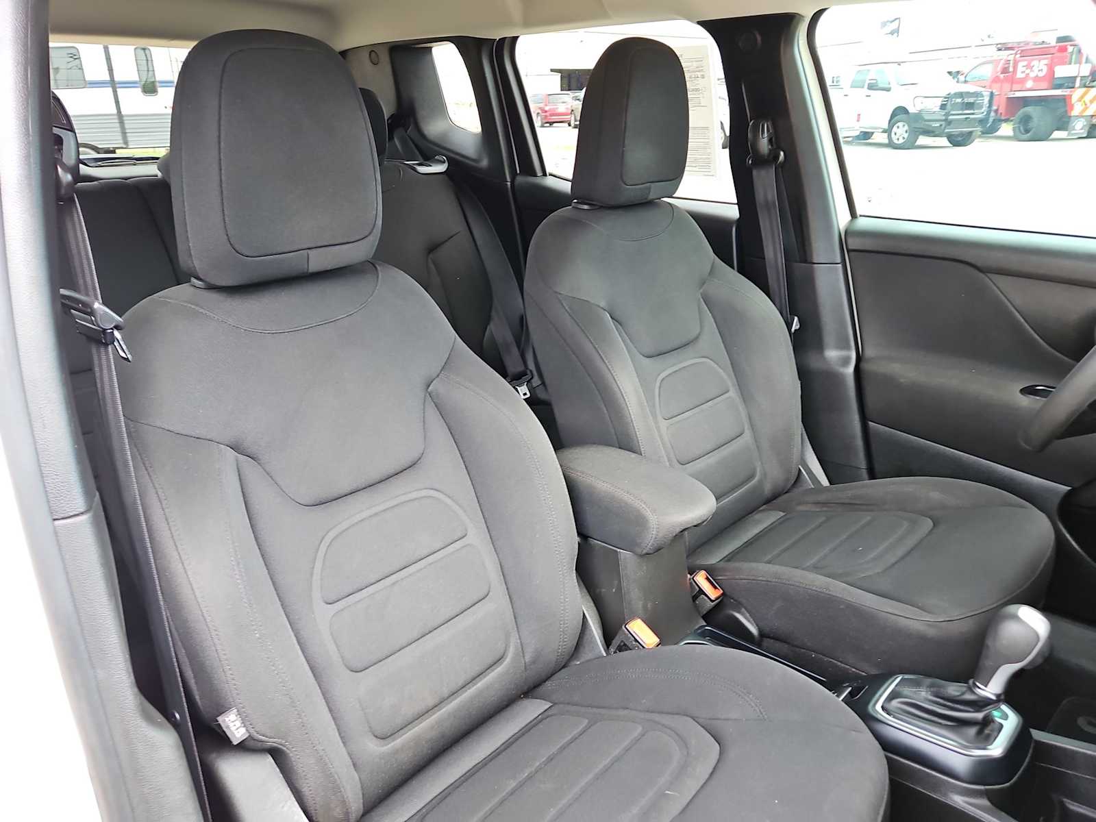 Thumbnail: 2020 Jeep Renegade - 21