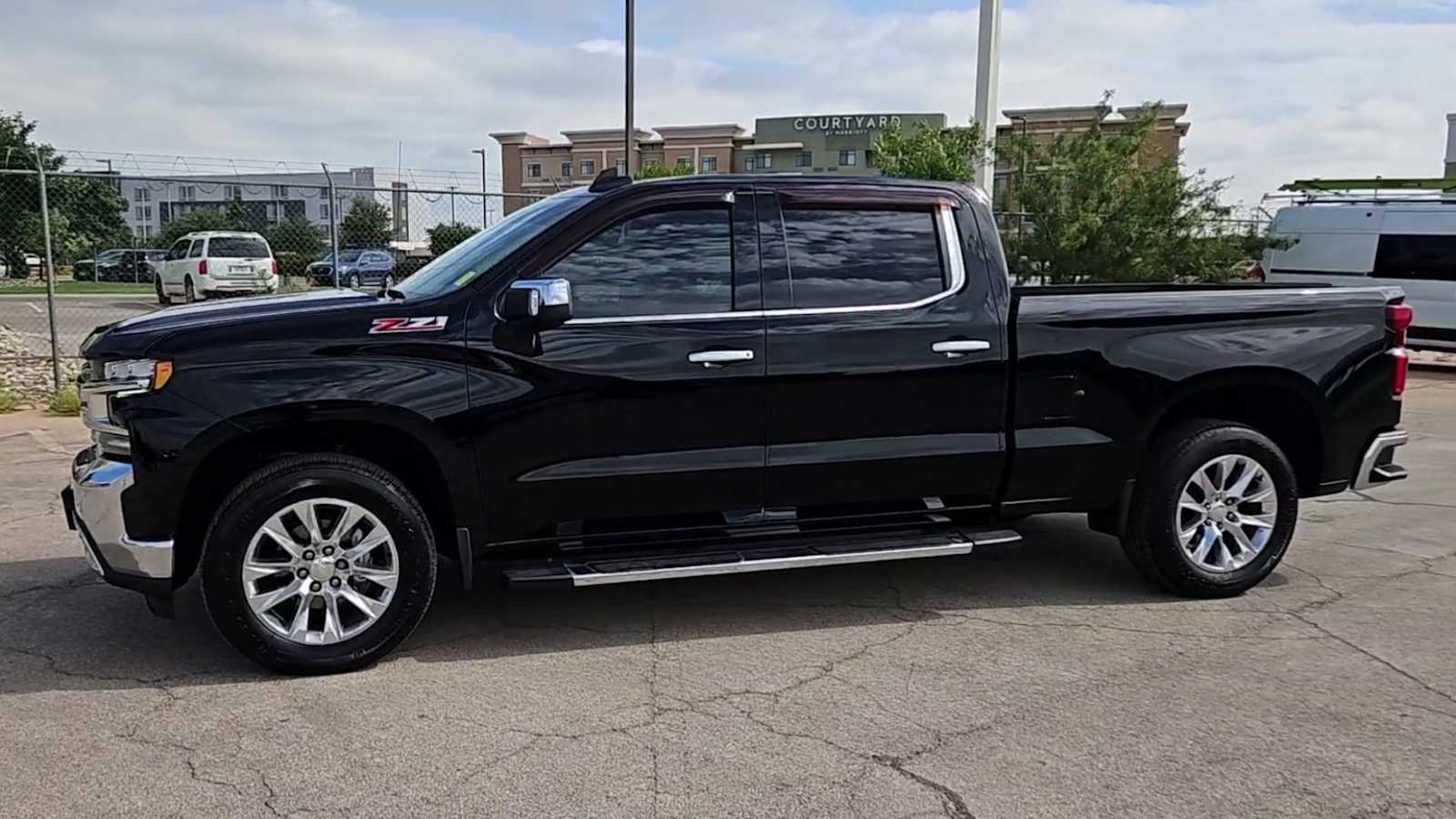 Thumbnail: 2021 Chevrolet Silverado 1500 - 4