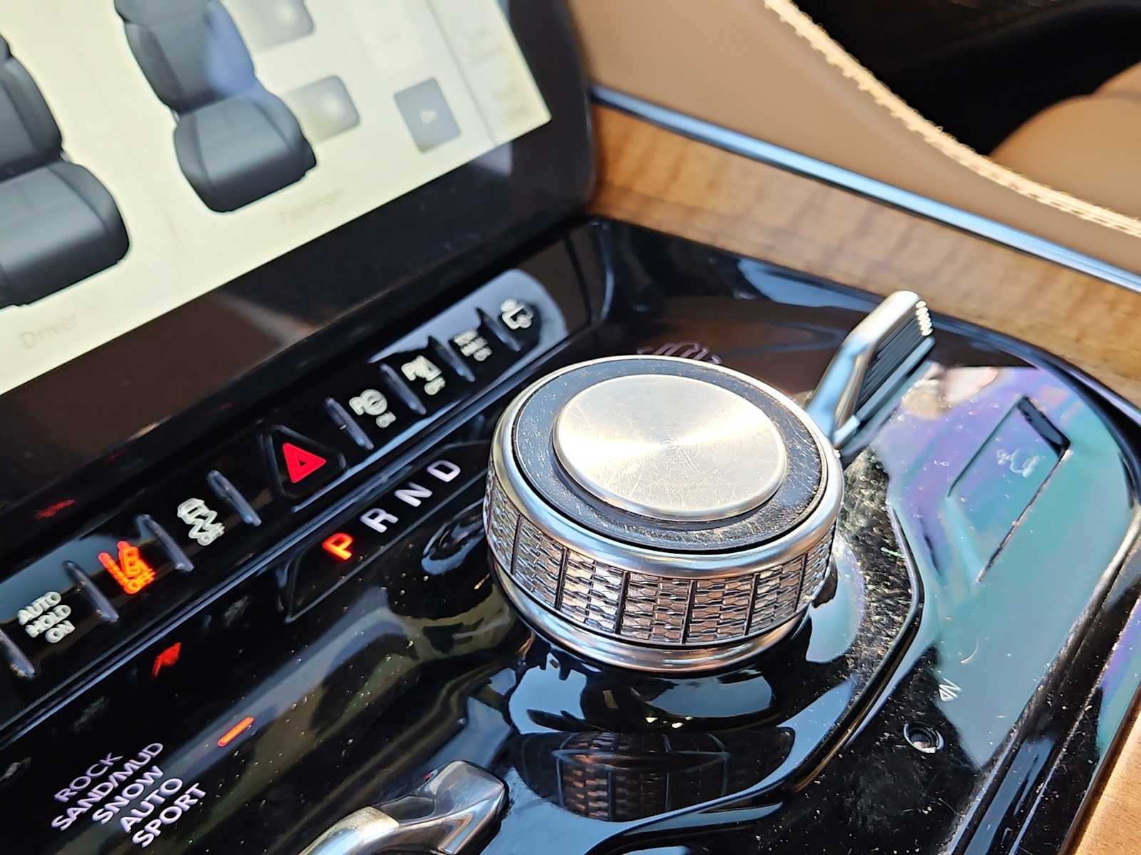 Thumbnail: 2022 Jeep Grand Wagoneer - 21