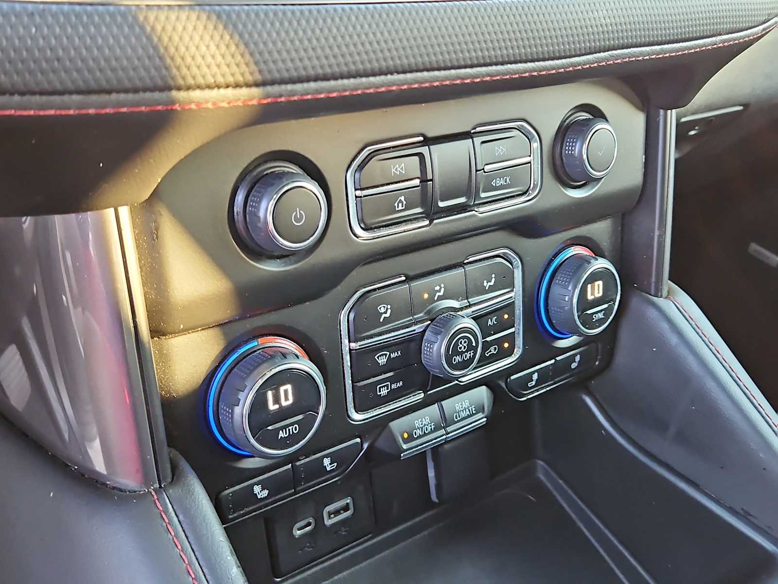 Thumbnail: 2023 Chevrolet Suburban - 24