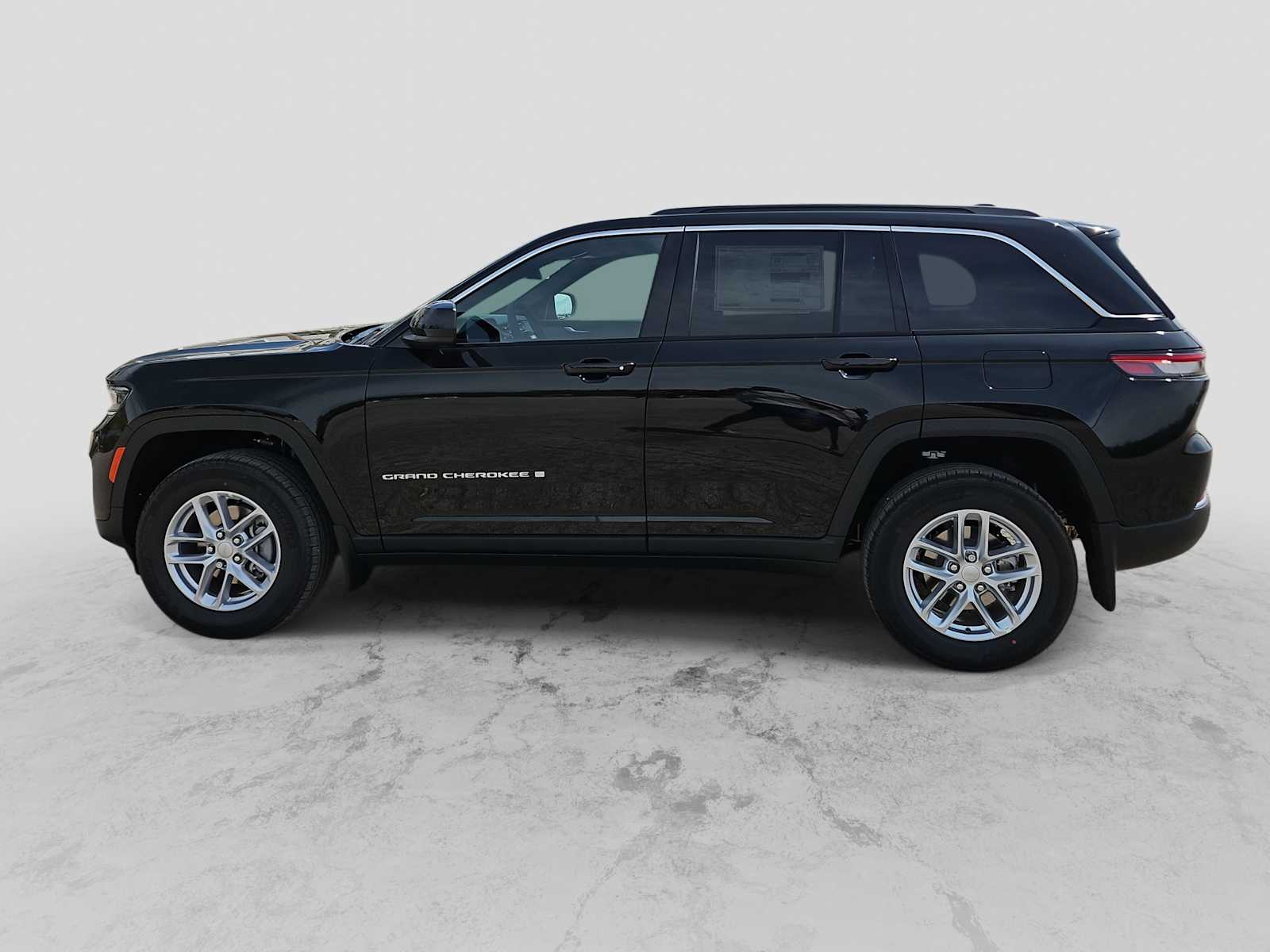 Thumbnail: 2026 Jeep Grand Cherokee - 5