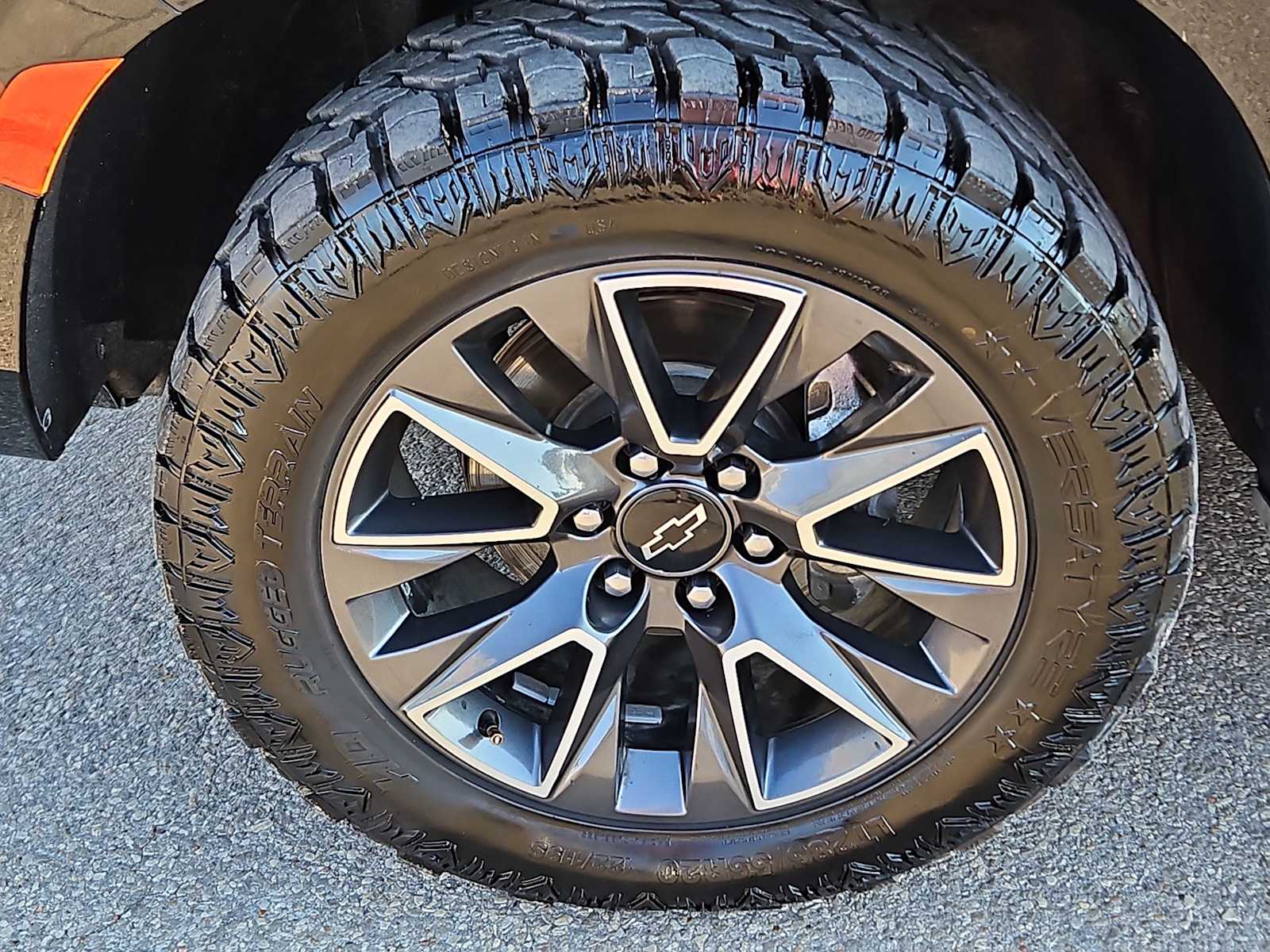 Thumbnail: 2021 Chevrolet Suburban - 12