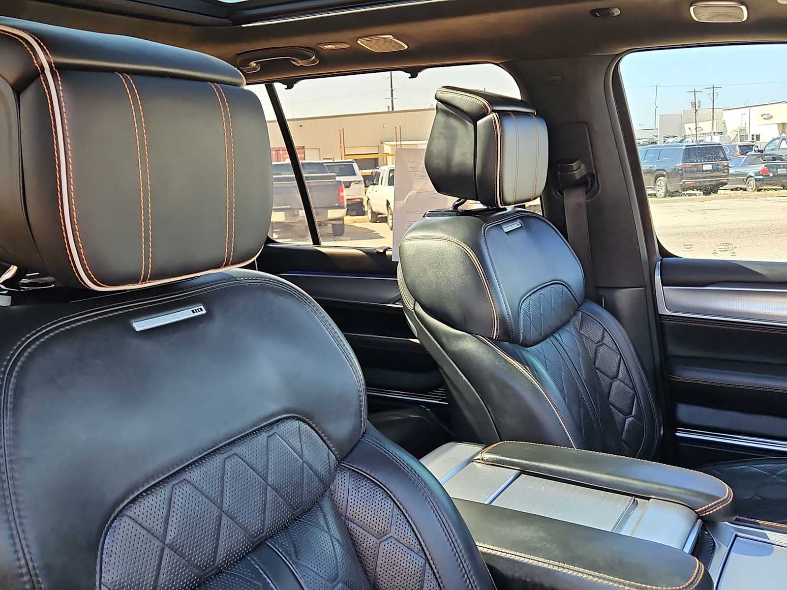 Thumbnail: 2022 Jeep Grand Wagoneer - 21