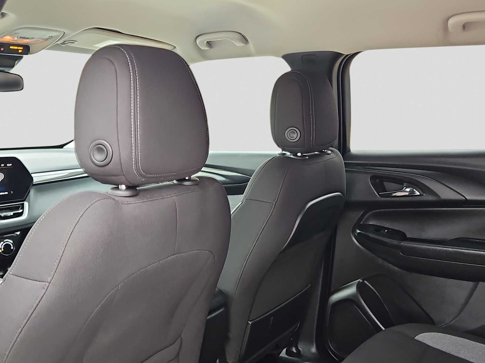 Thumbnail: 2025 Chevrolet TrailBlazer - 16