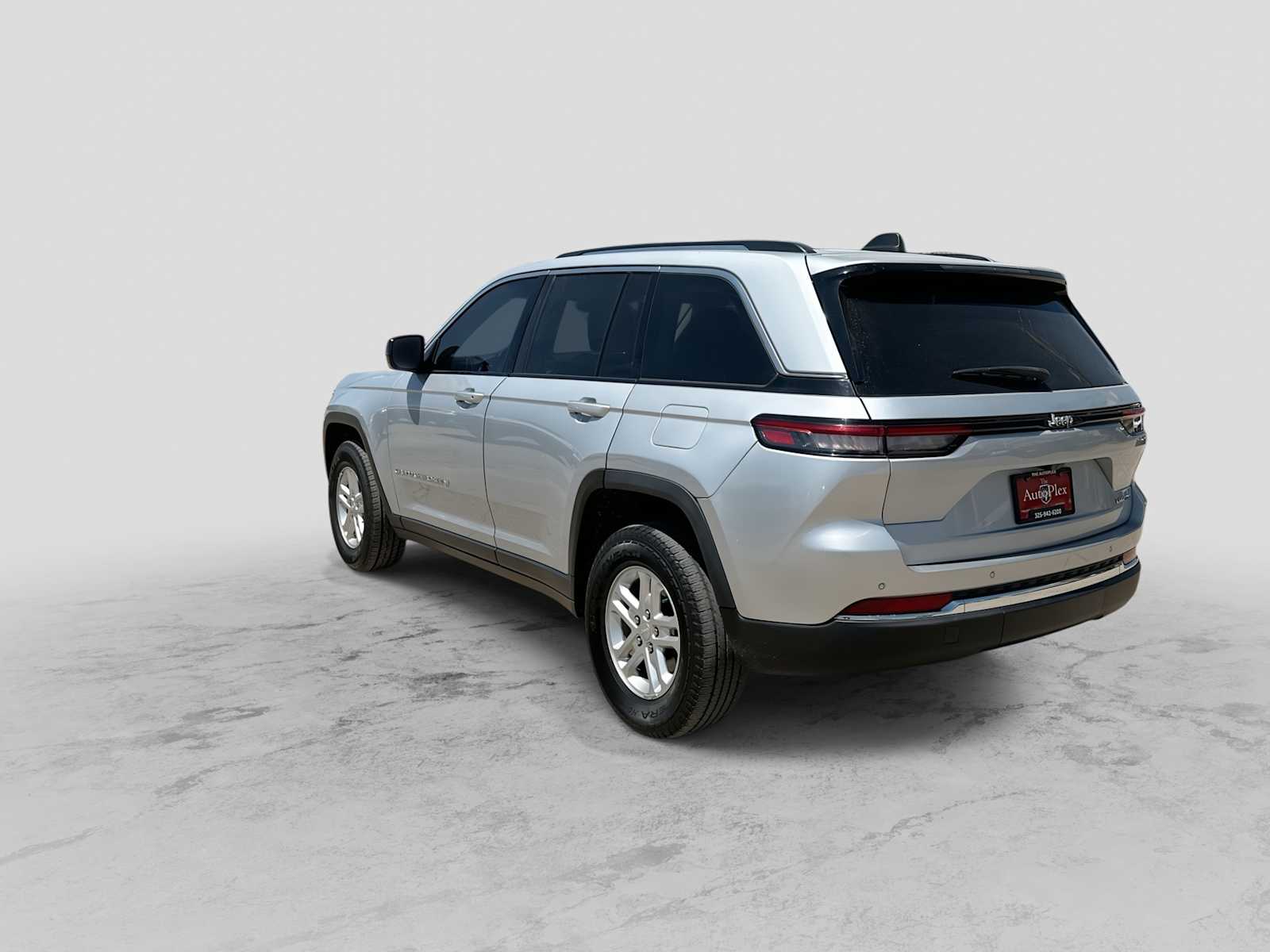 Used 2024 Jeep SUV Laredo Silver Zynith For Sale at Lithia Motors
