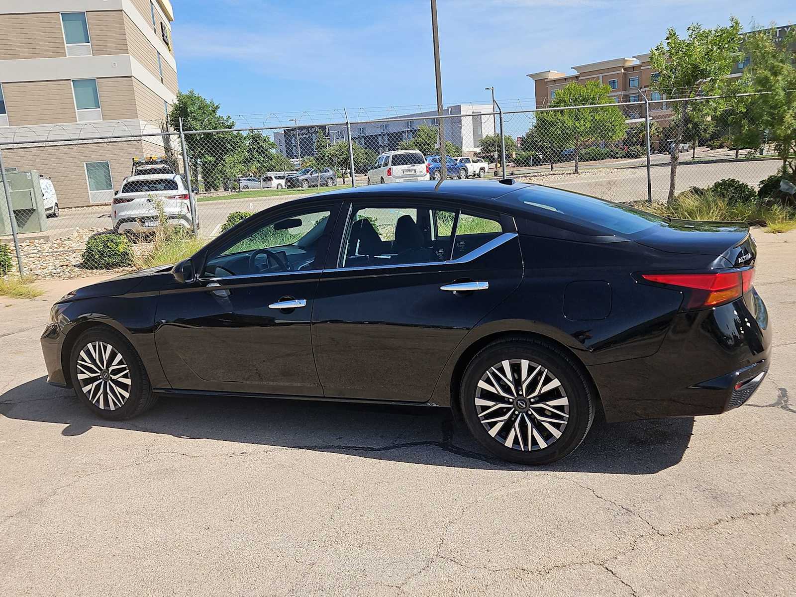 Thumbnail: 2023 Nissan Altima - 11