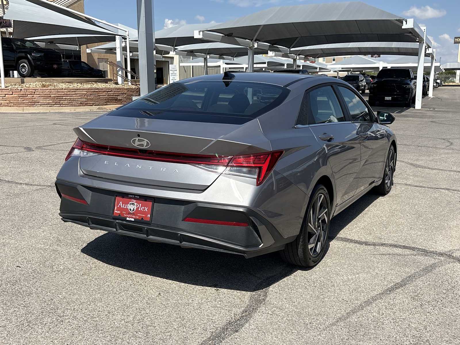 Thumbnail: 2025 Hyundai Elantra - 8