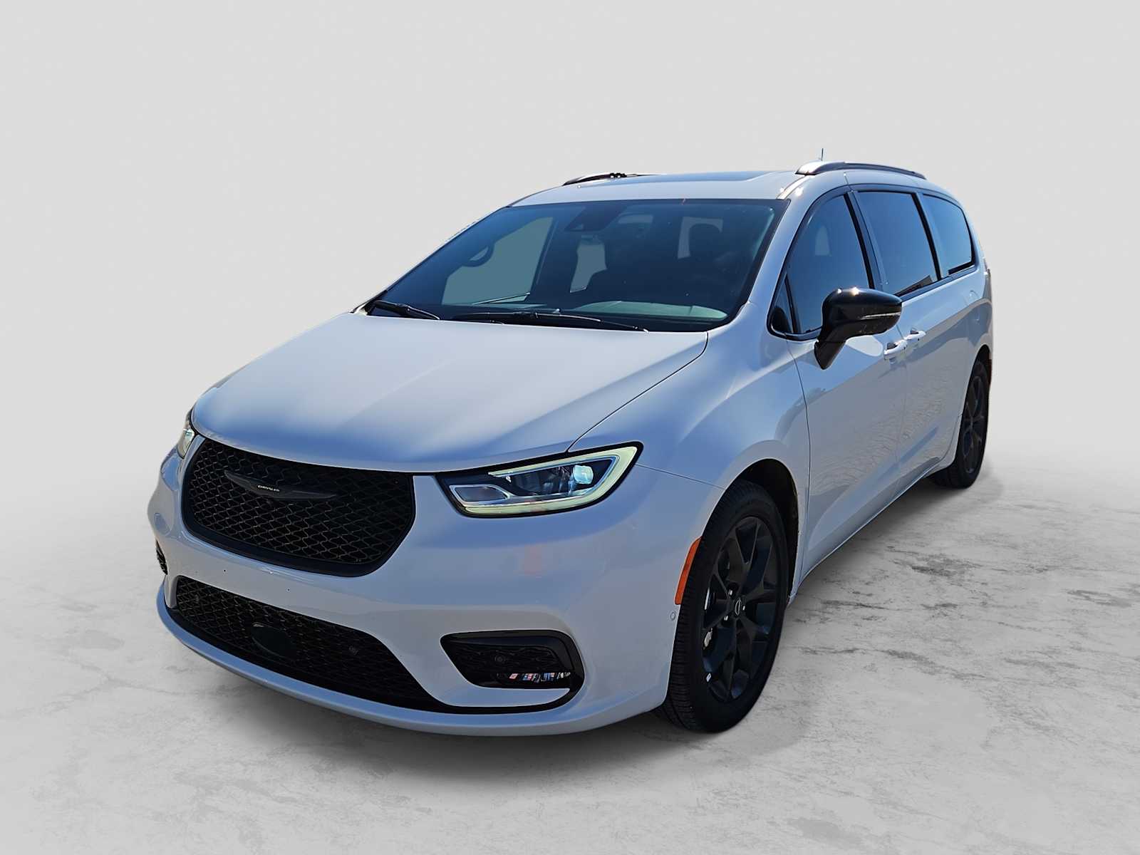 Thumbnail: 2026 Chrysler Pacifica - 1