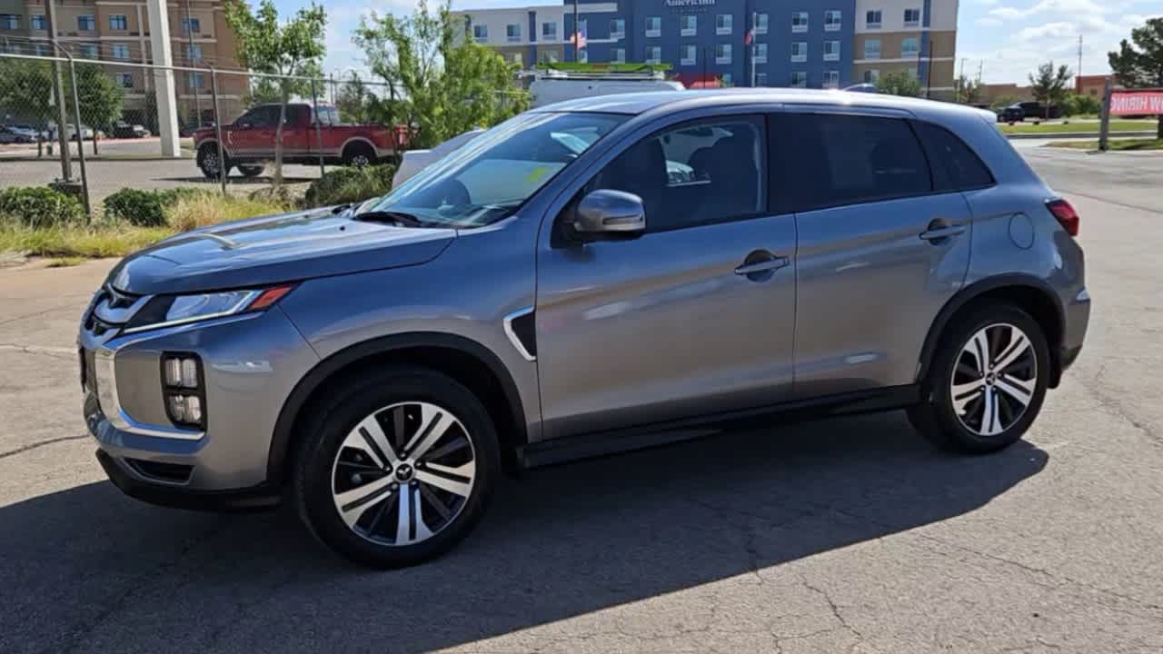 Thumbnail: 2023 Mitsubishi Outlander Sport - 4