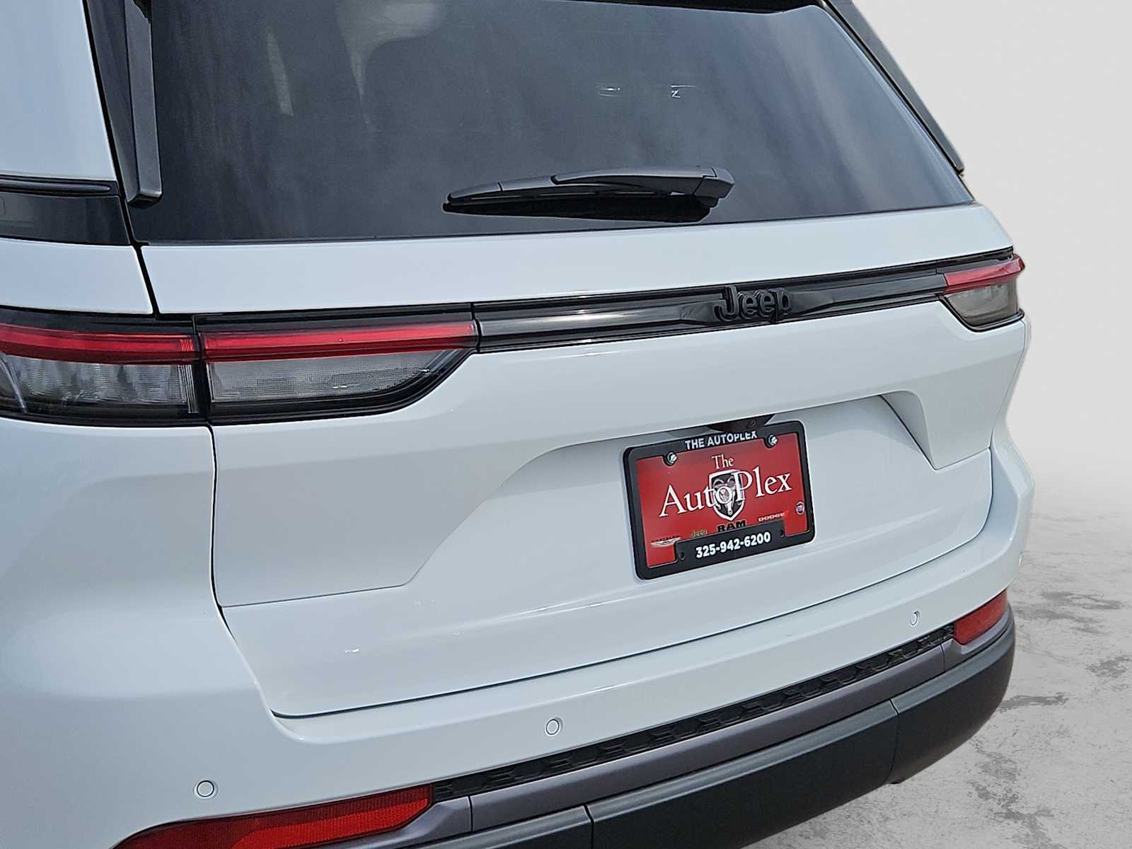 Thumbnail: 2026 Jeep Grand Cherokee - 11