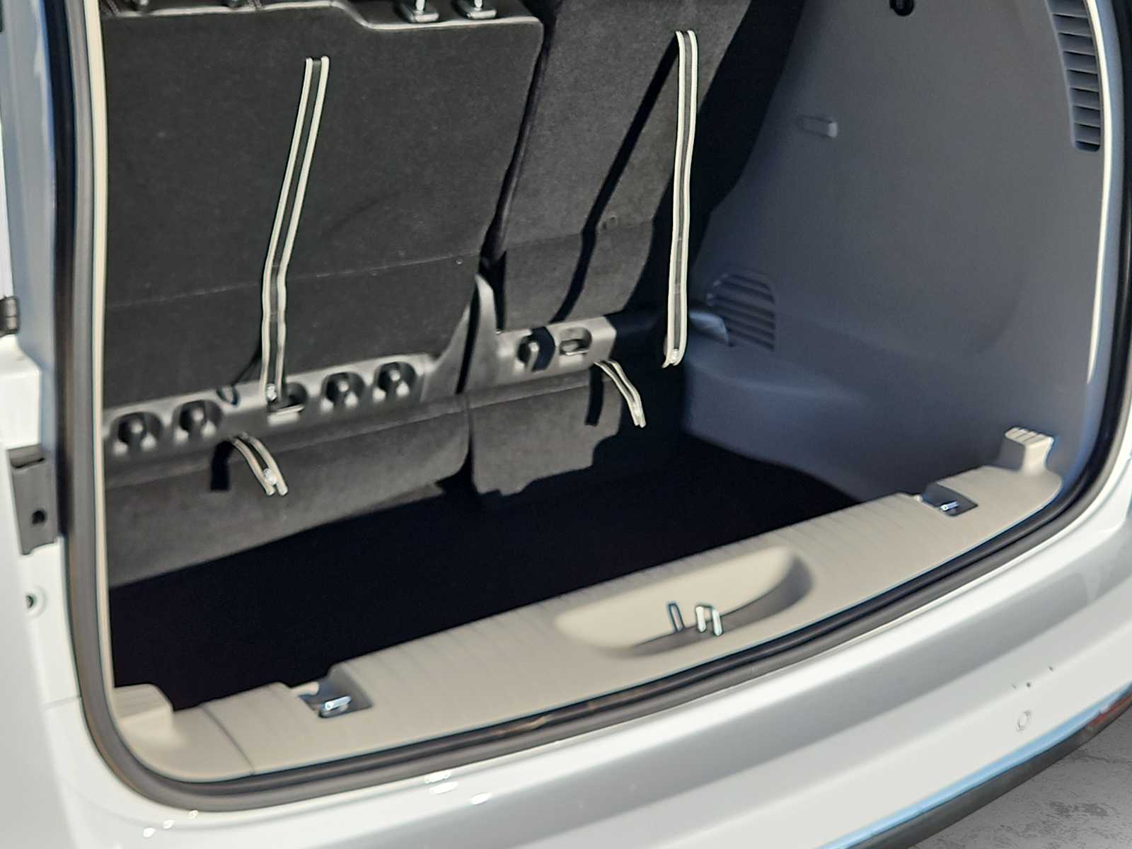 Thumbnail: 2024 Chrysler Pacifica - 23