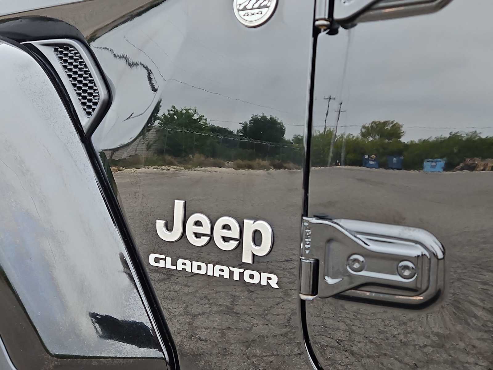 Thumbnail: 2020 Jeep Gladiator - 11